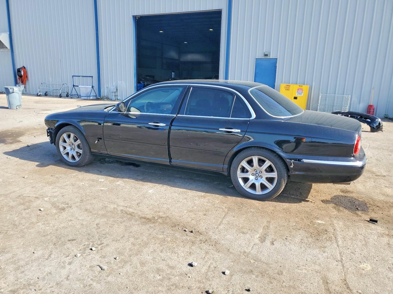 2004 Jaguar Xj8 Black vin: SAJWA71C44SG31213