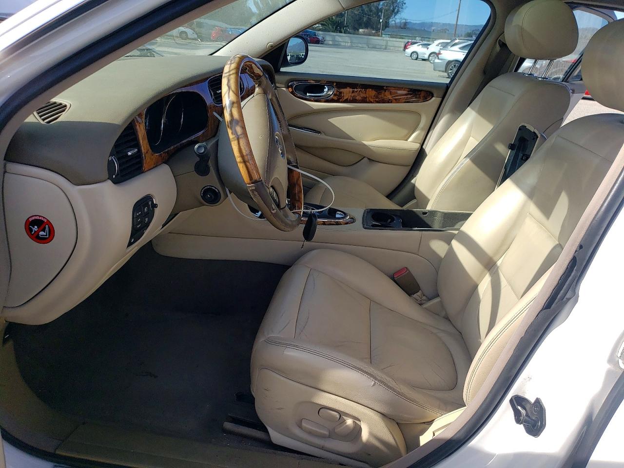 2004 Jaguar Xj8 White vin: SAJWA71C54SG17756