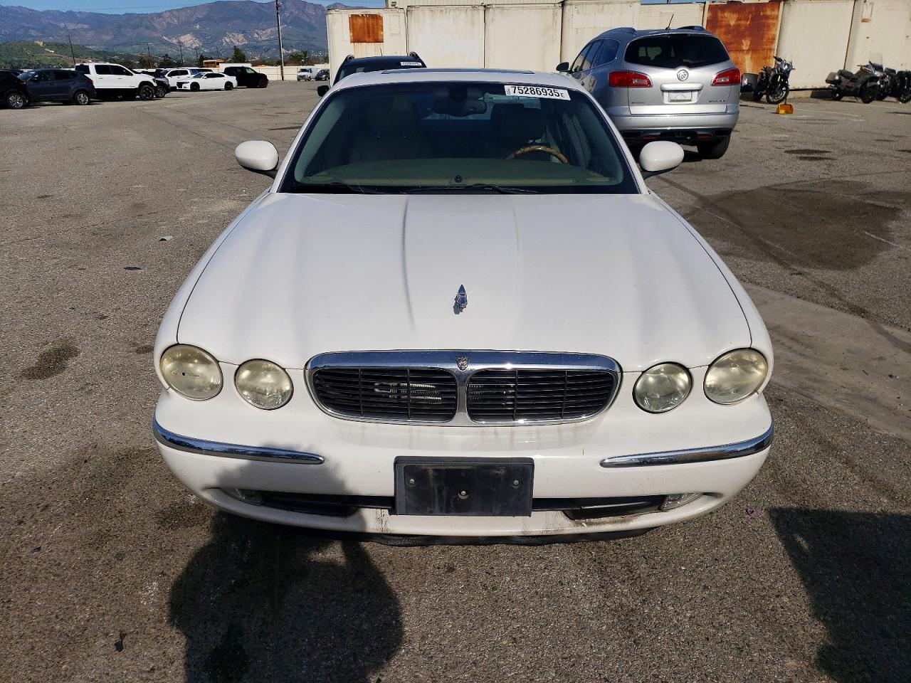 2004 Jaguar Xj8 White vin: SAJWA71C54SG17756