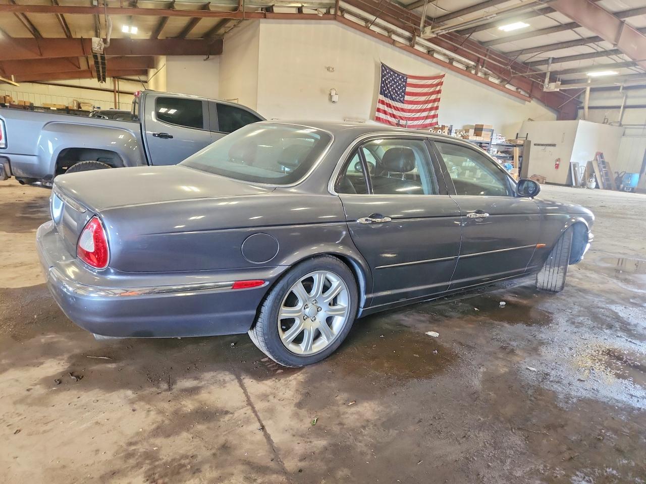 2004 Jaguar Xj8 Серый vin: SAJWA71C64SG22528