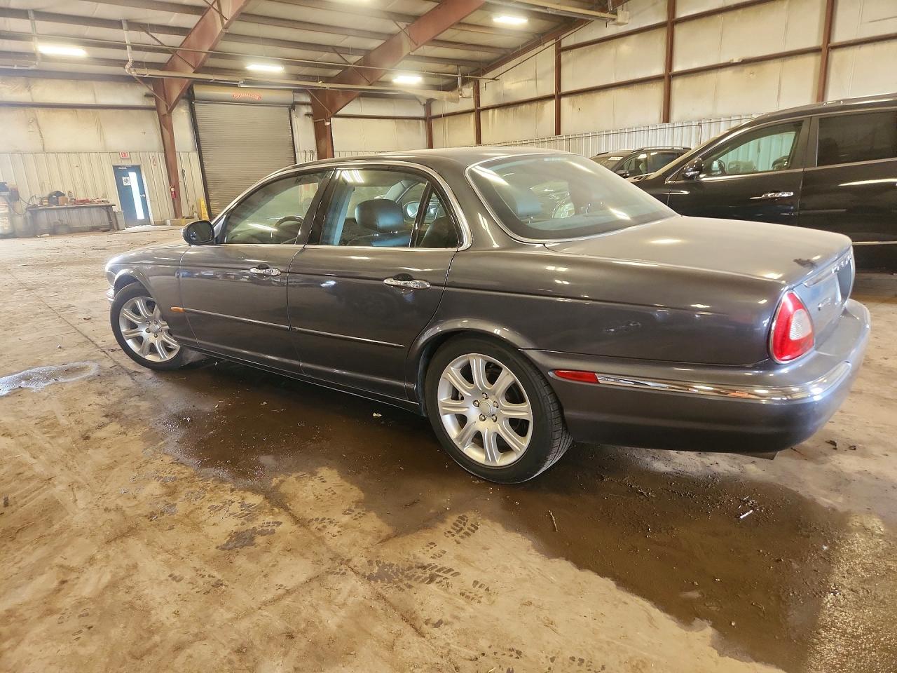2004 Jaguar Xj8 Серый vin: SAJWA71C64SG22528