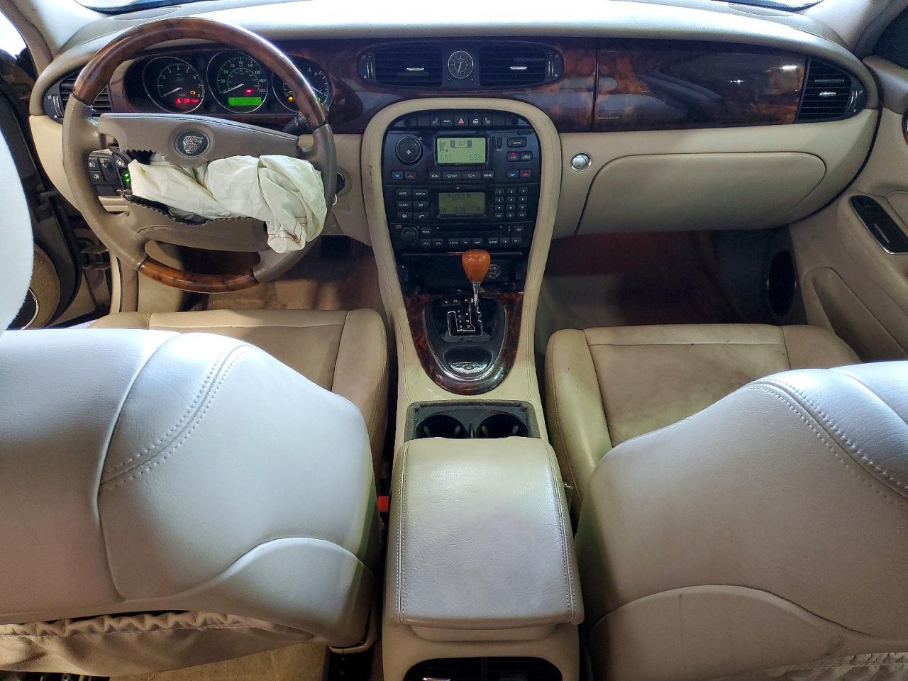 2004 Jaguar Xj8 Tan vin: SAJWA71C74SG29780