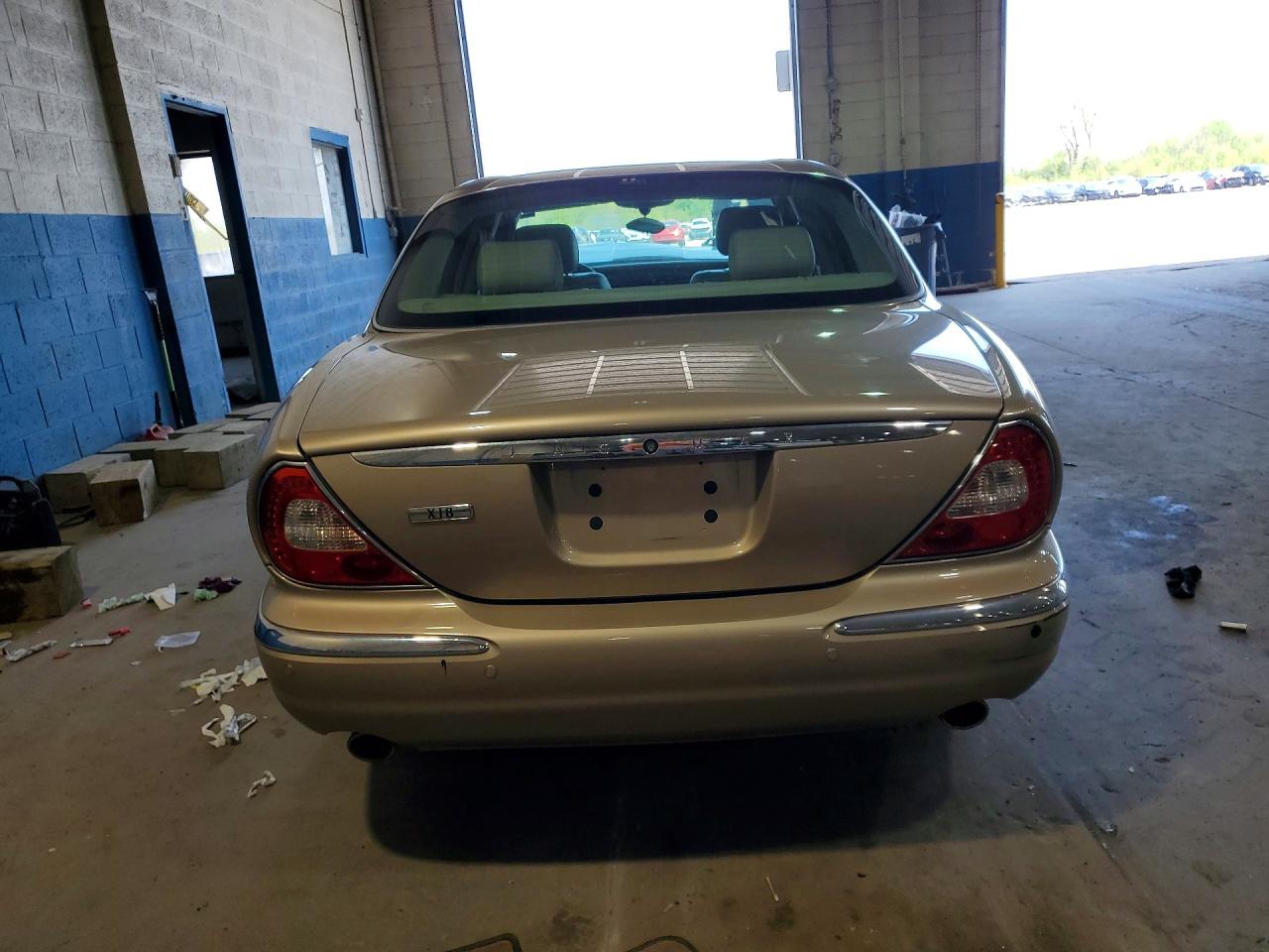 2004 Jaguar Xj8 Tan vin: SAJWA71C74SG29780