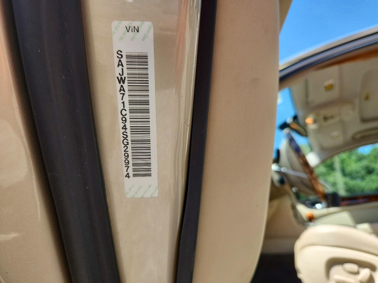 2004 Jaguar Xj8 Gold vin: SAJWA71C94SG29974