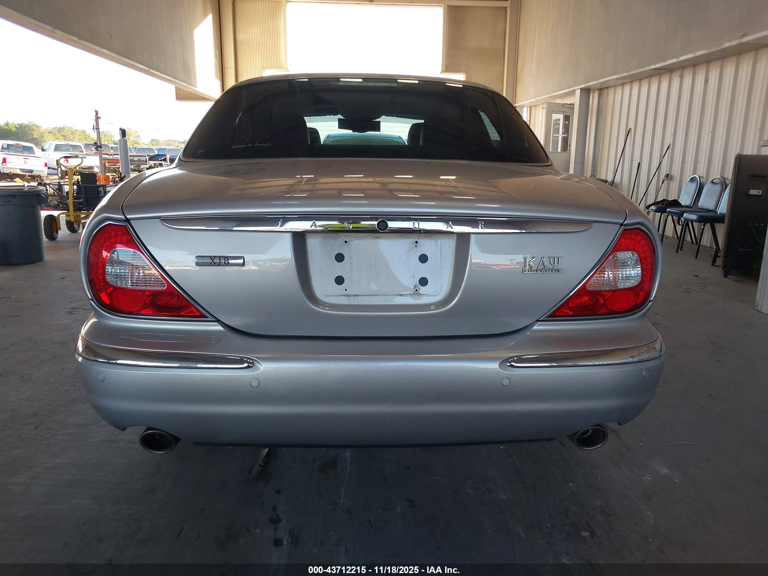 2004 Jaguar Xj Xj8 Silver vin: SAJWA71CX4SG19003
