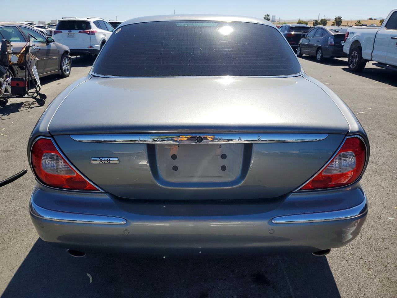 2004 Jaguar Xj8 Gray vin: SAJWA71CX4SG21351