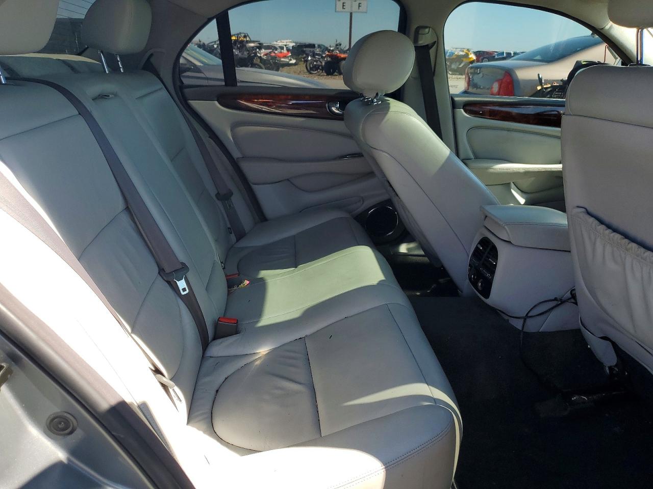 2004 Jaguar Xj8 Gray vin: SAJWA71CX4SG21351