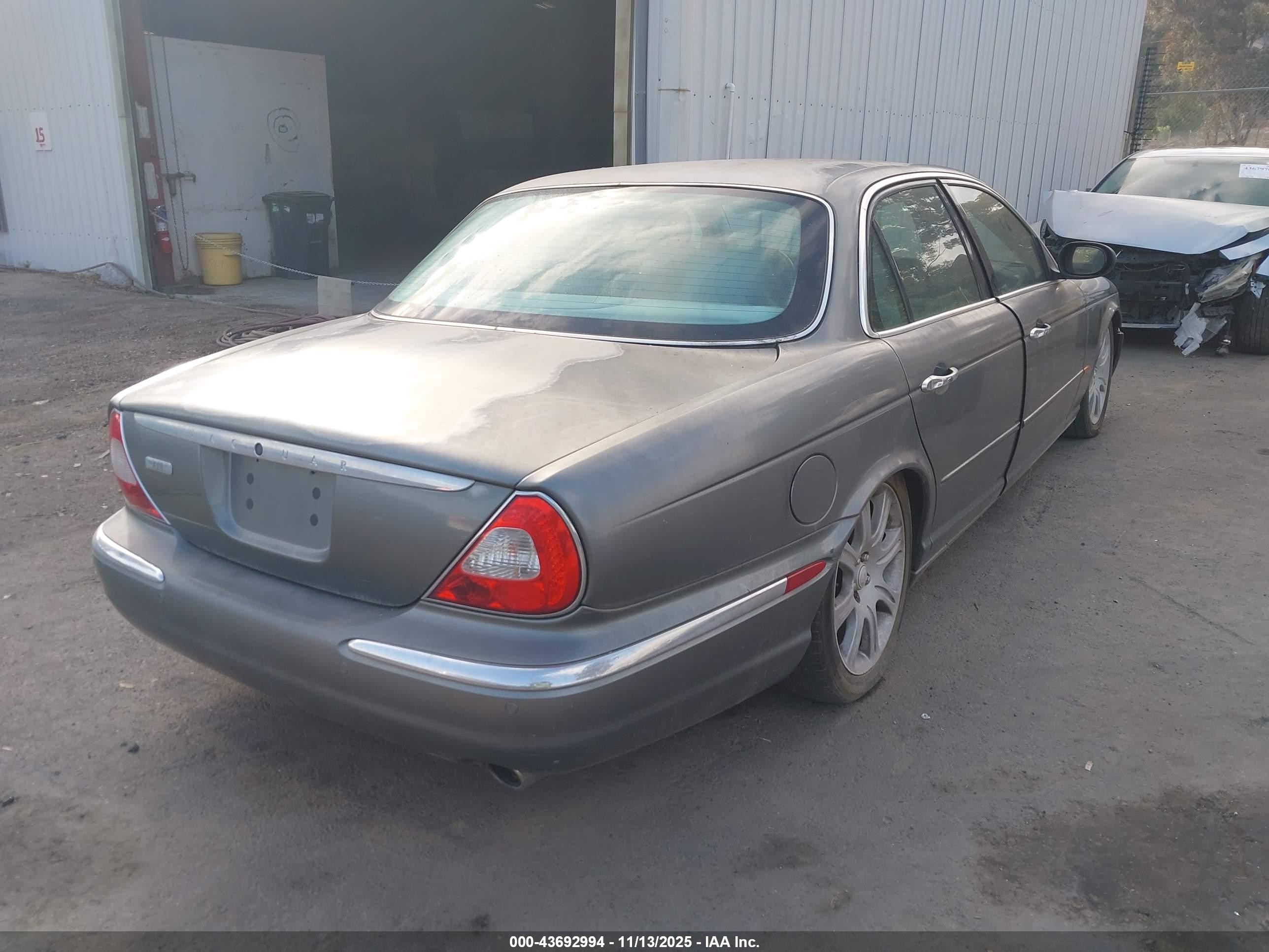 2004 Jaguar Xj Xj8 Silver vin: SAJWA71CX4SG31054