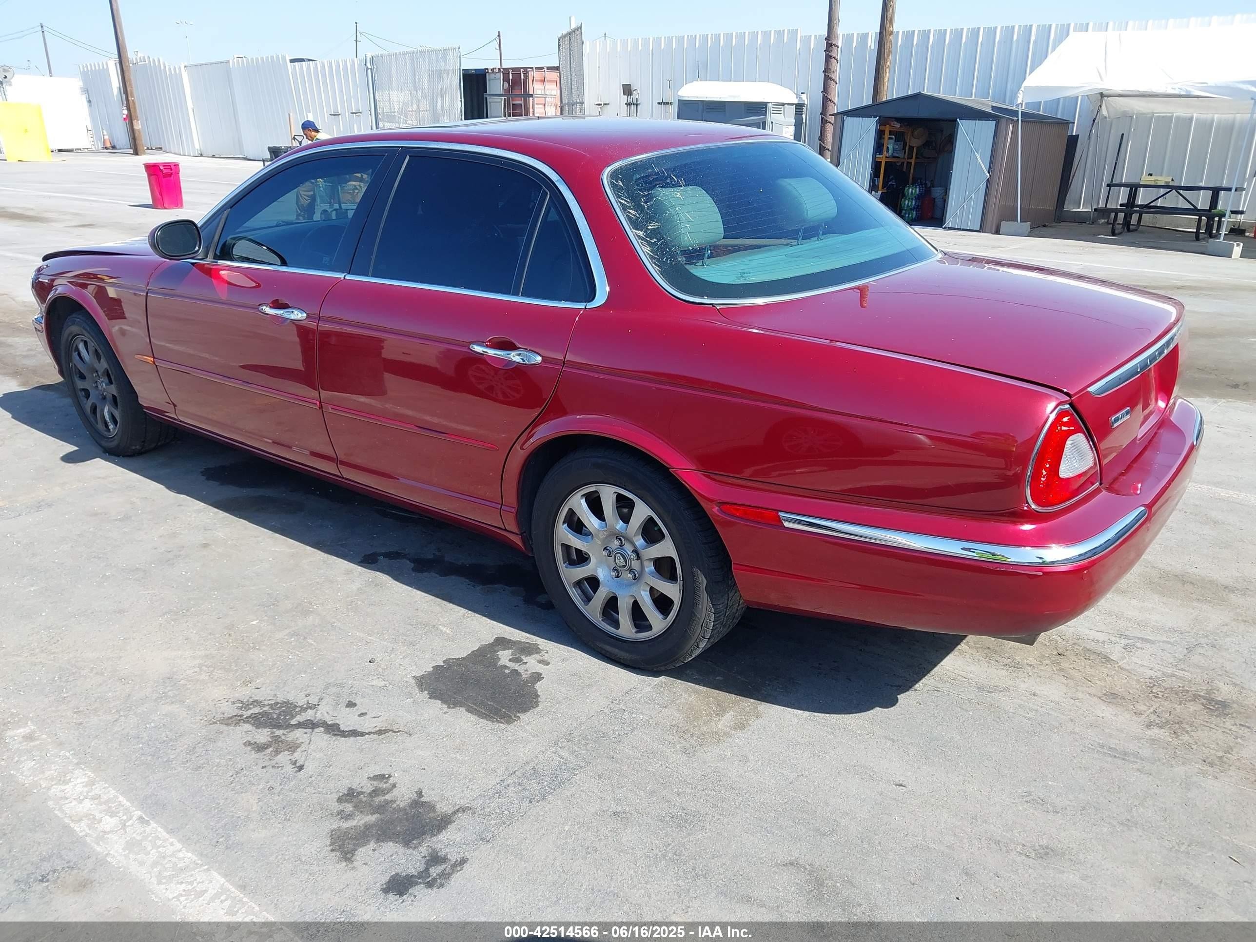 2004 Jaguar Xj Xj8 Burgundy vin: SAJWA71CX4SG31281