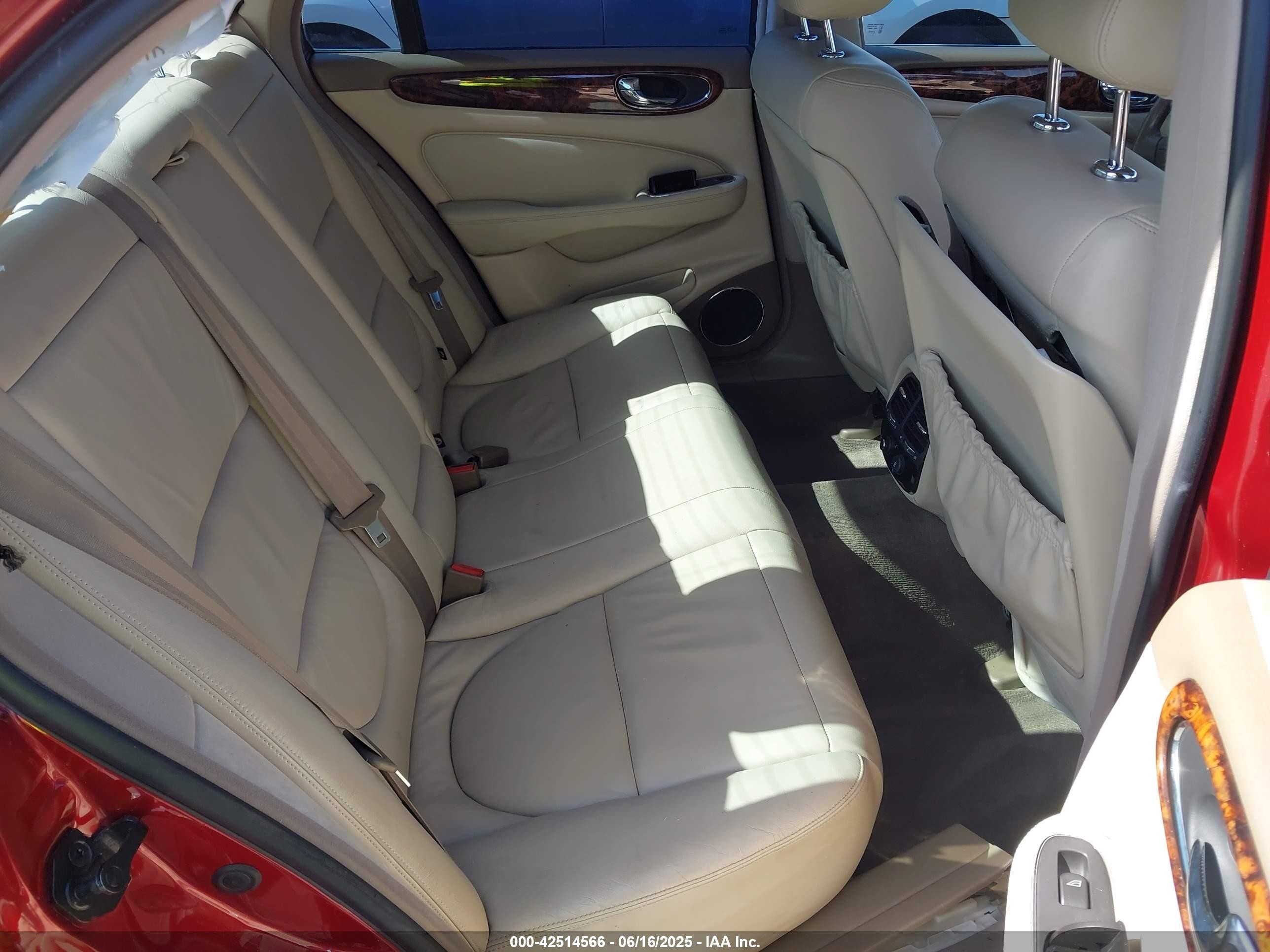 2004 Jaguar Xj Xj8 Burgundy vin: SAJWA71CX4SG31281