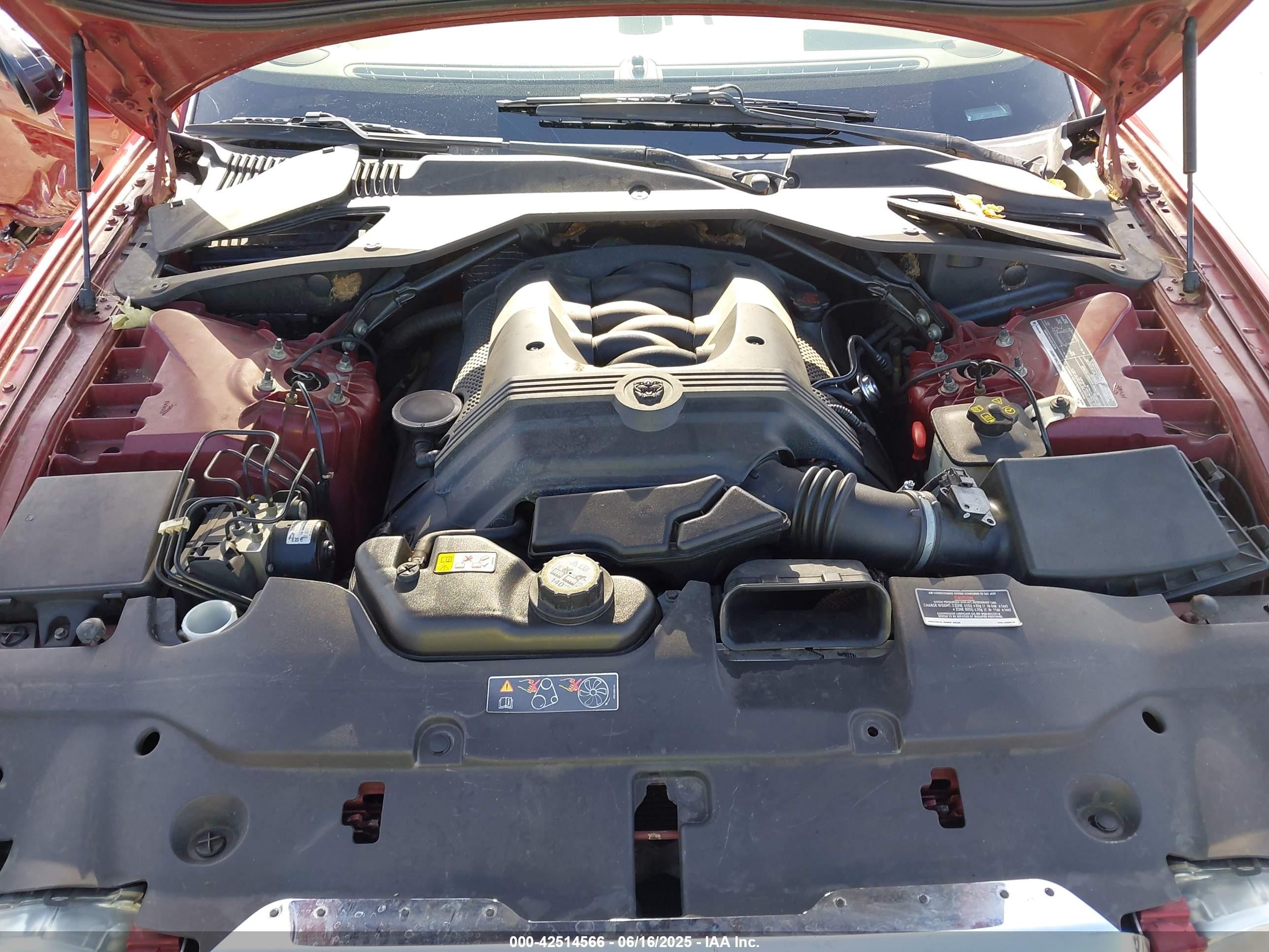2004 Jaguar Xj Xj8 Burgundy vin: SAJWA71CX4SG31281