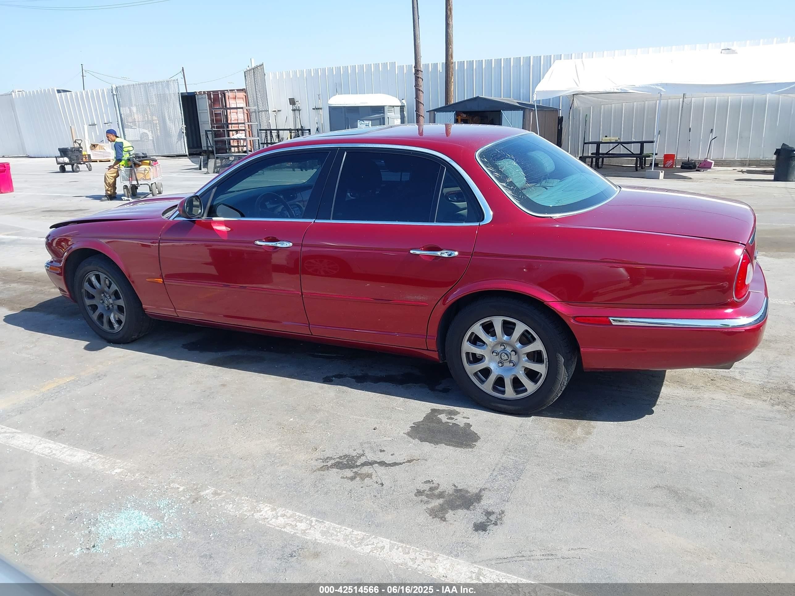 2004 Jaguar Xj Xj8 Burgundy vin: SAJWA71CX4SG31281