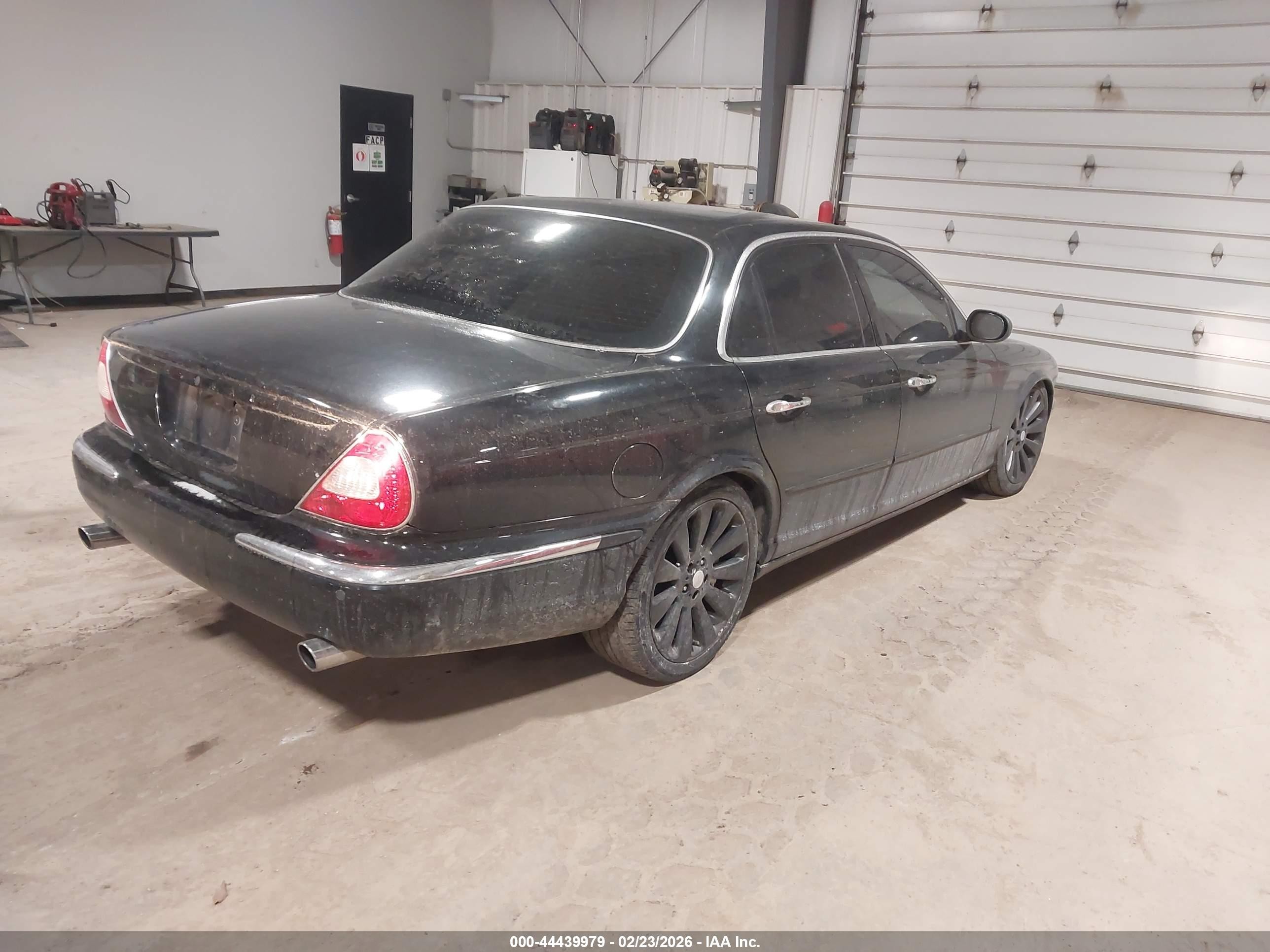 2004 Jaguar Xj Xjr Black vin: SAJWA73B24TG16899