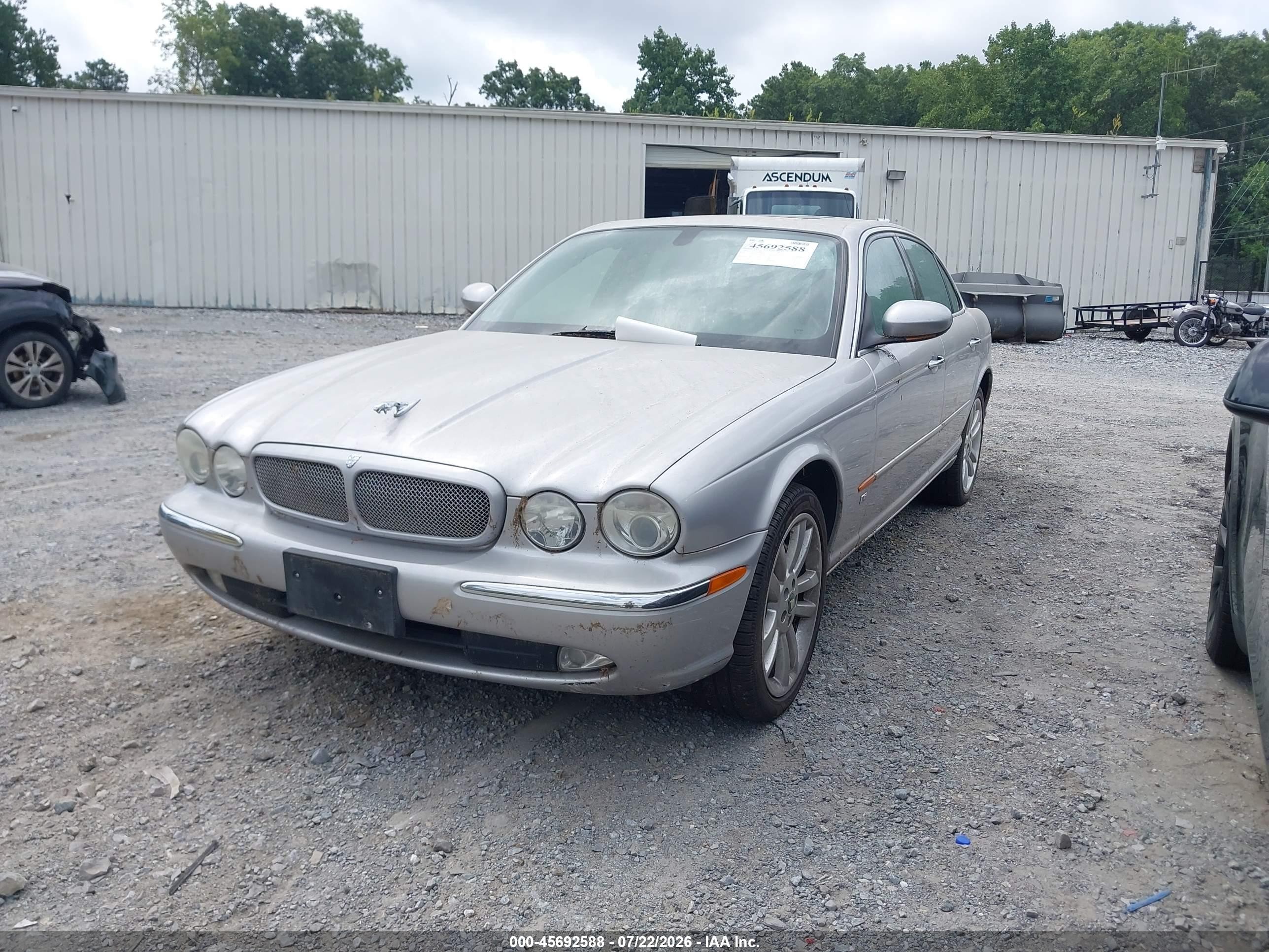 2005 Jaguar Xj Xjr Silver vin: SAJWA73B35TG44504