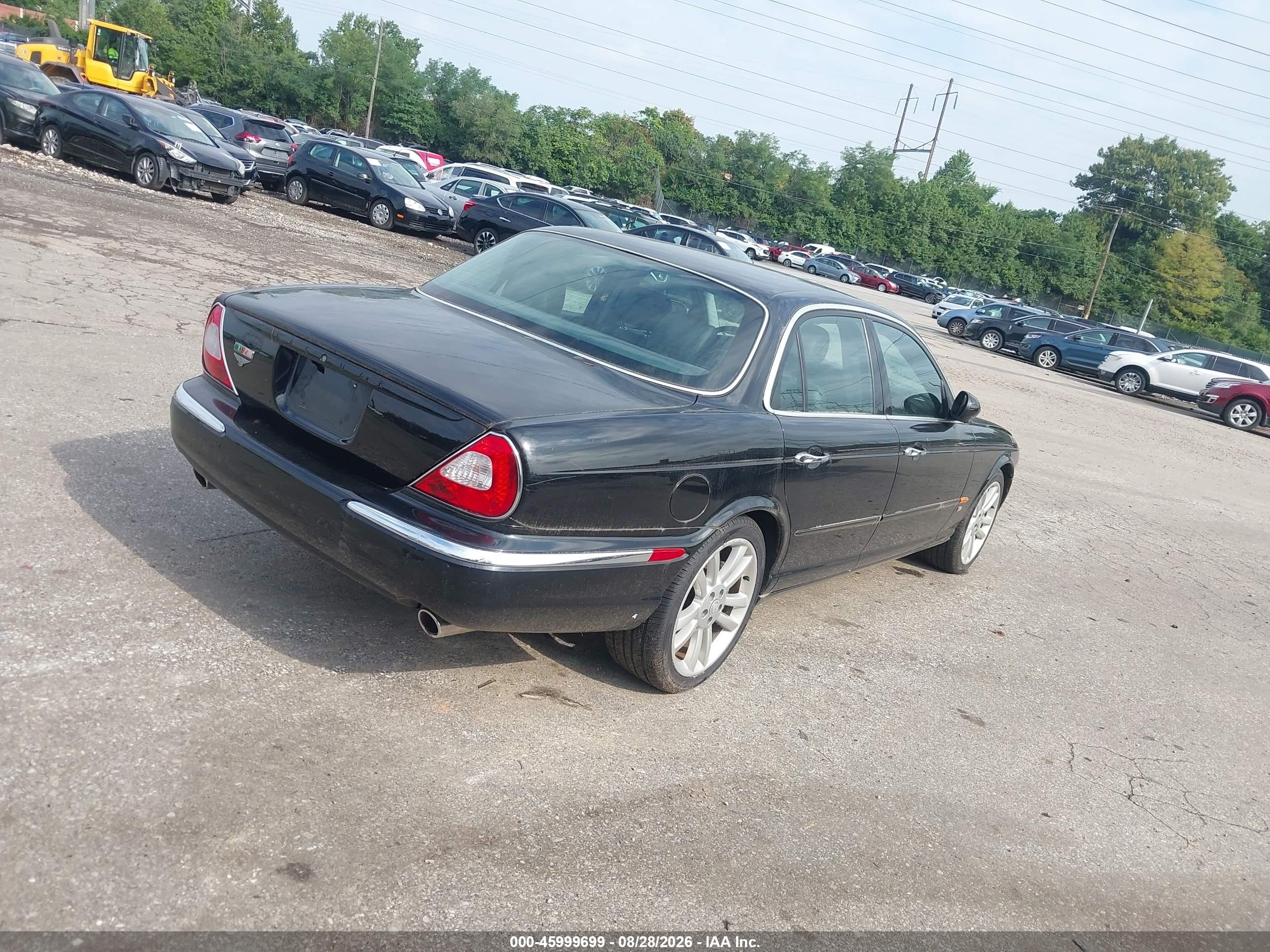 2004 Jaguar Xj Xjr Black vin: SAJWA73B44TG17388