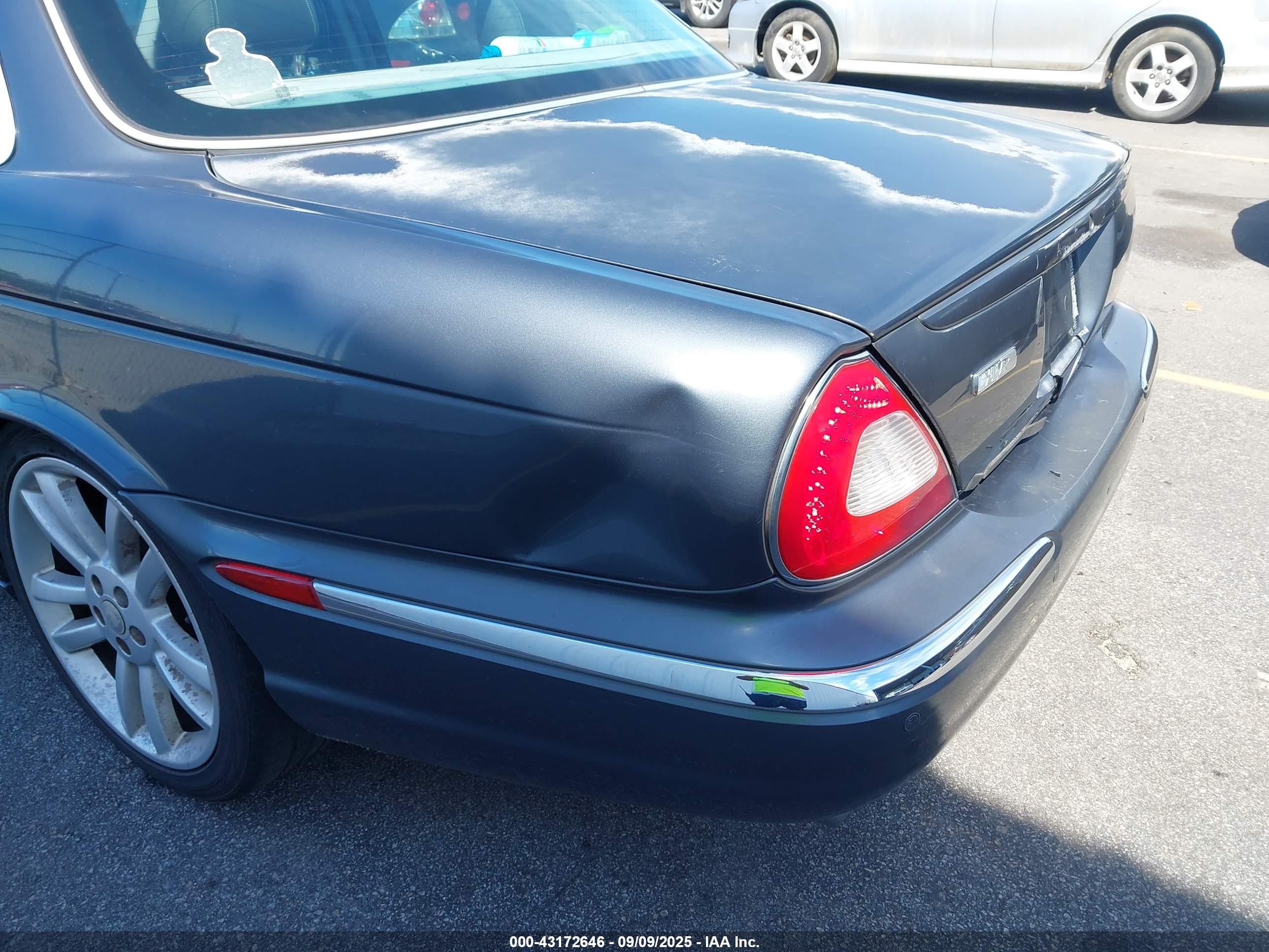 2004 Jaguar Xj Xjr Gray vin: SAJWA73B44TG34126