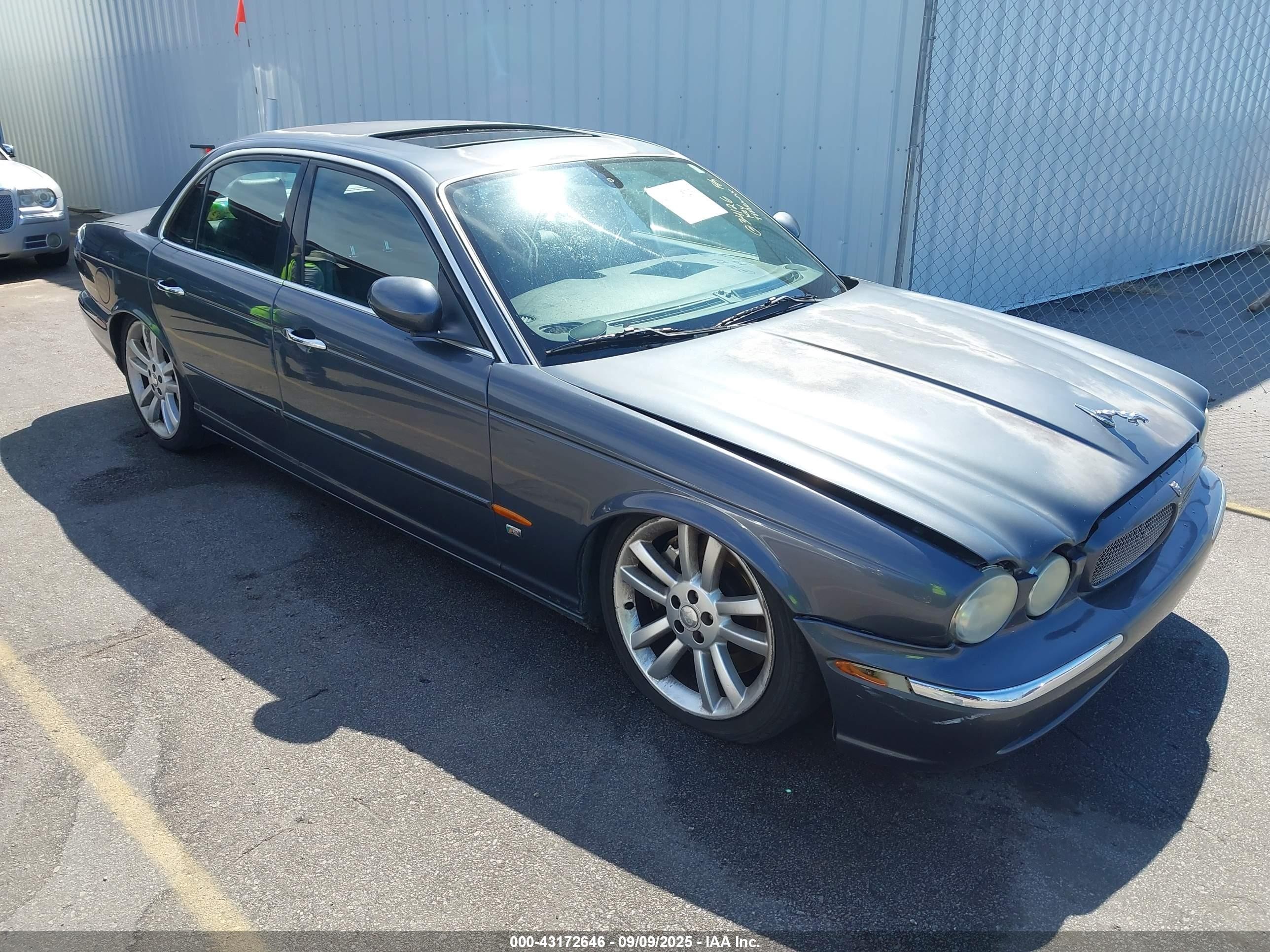 2004 Jaguar Xj Xjr Gray vin: SAJWA73B44TG34126