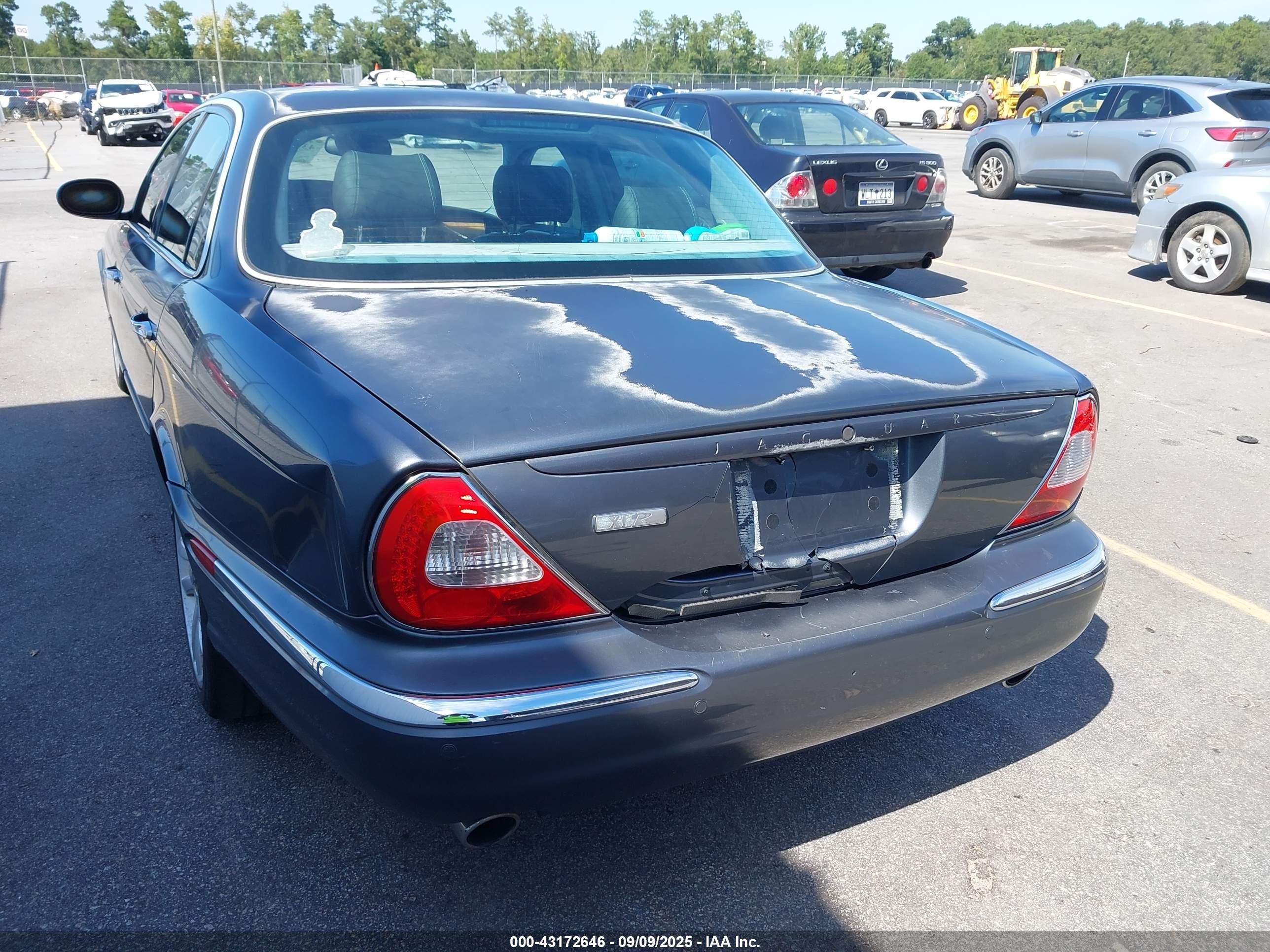 2004 Jaguar Xj Xjr Gray vin: SAJWA73B44TG34126