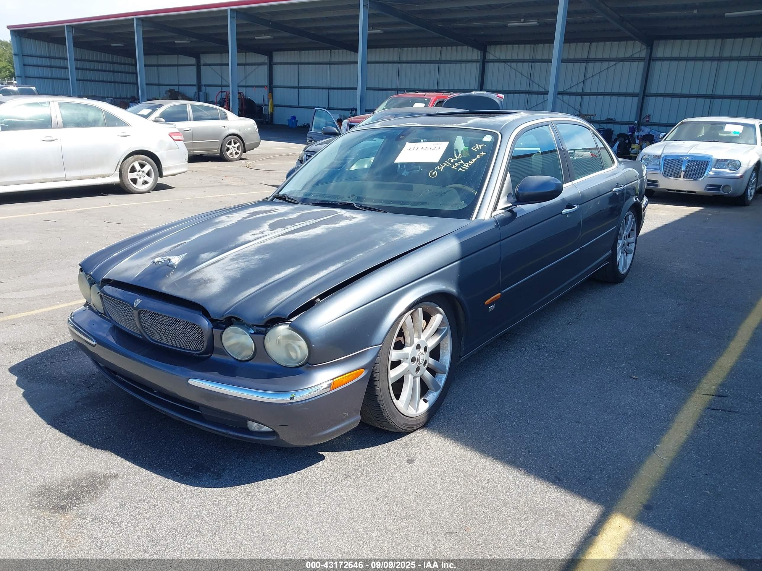 2004 Jaguar Xj Xjr Gray vin: SAJWA73B44TG34126