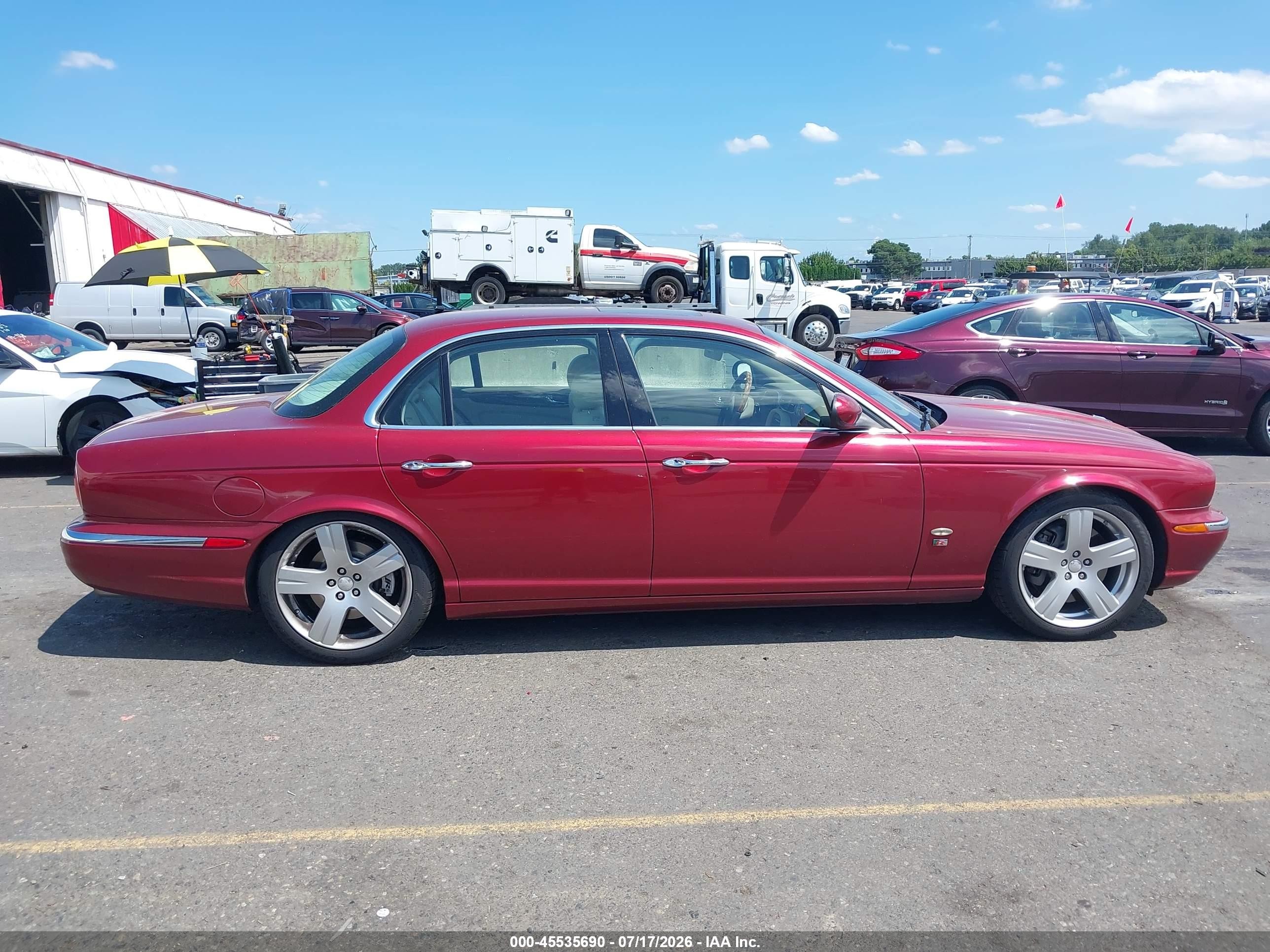 2006 Jaguar Xj Xjr Red vin: SAJWA73C66TH01448
