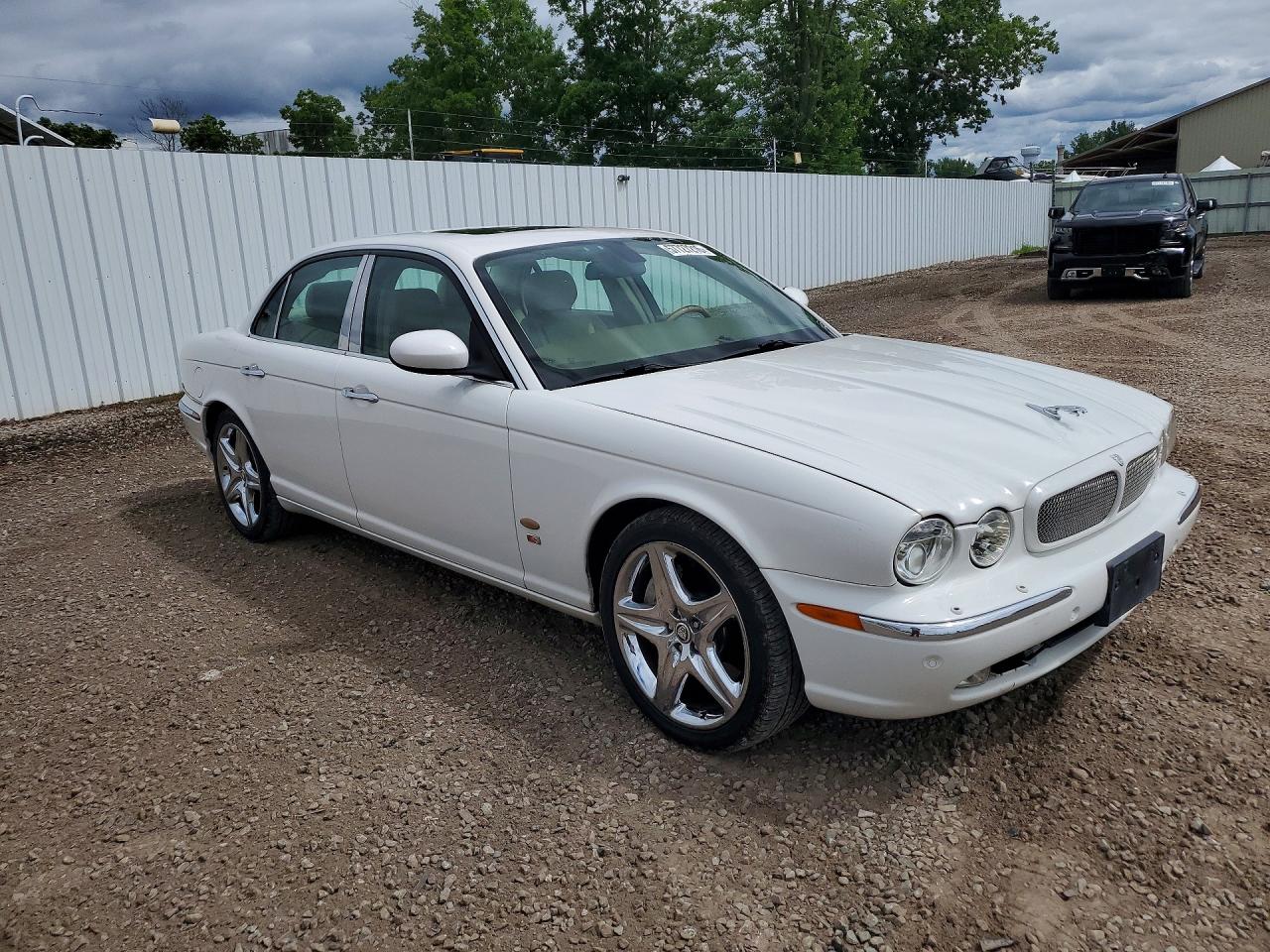 2006 Jaguar Xjr White vin: SAJWA73C96TH03632