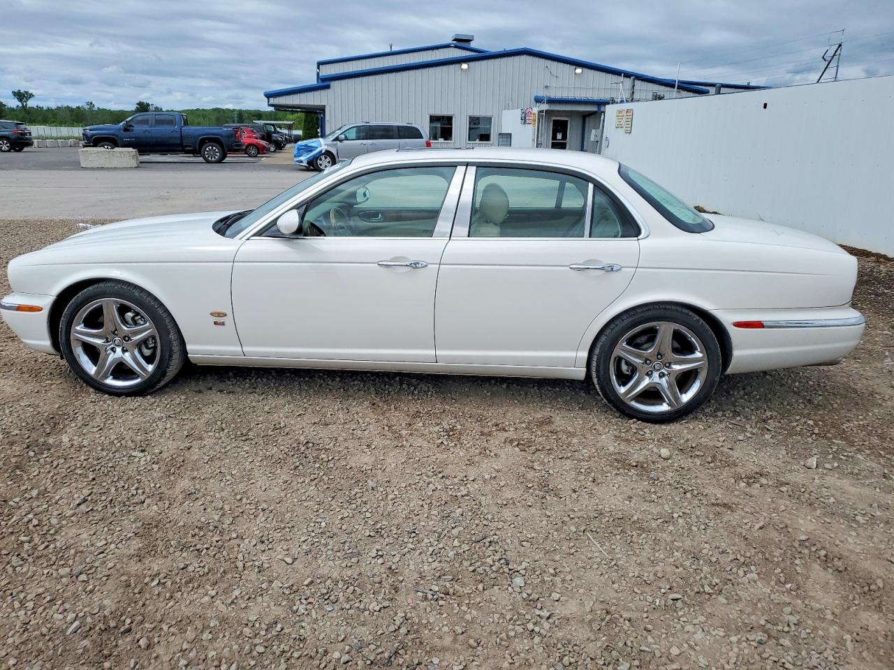 2006 Jaguar Xjr White vin: SAJWA73C96TH03632