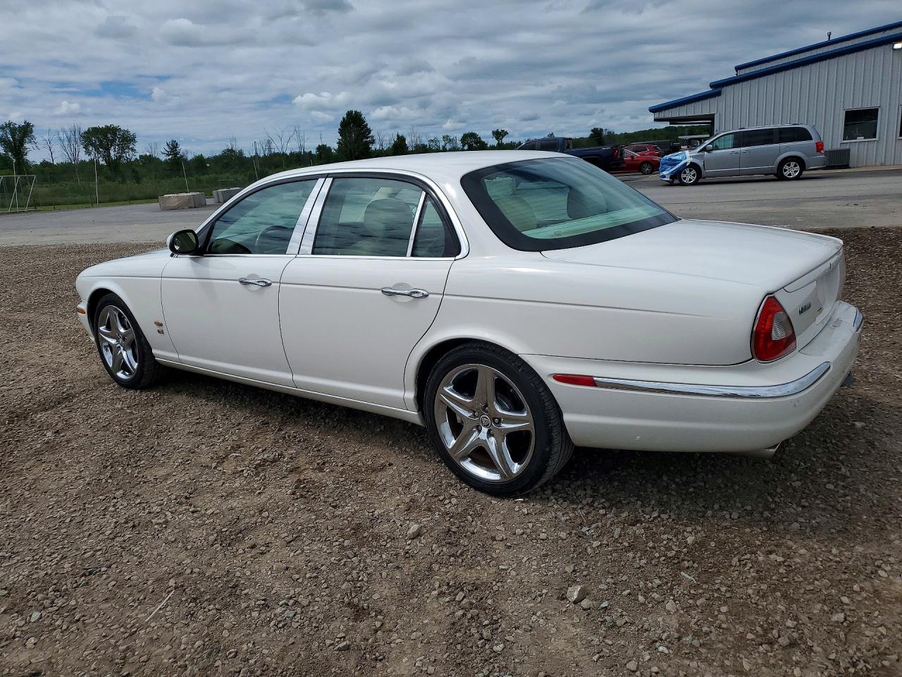 2006 Jaguar Xjr White vin: SAJWA73C96TH03632