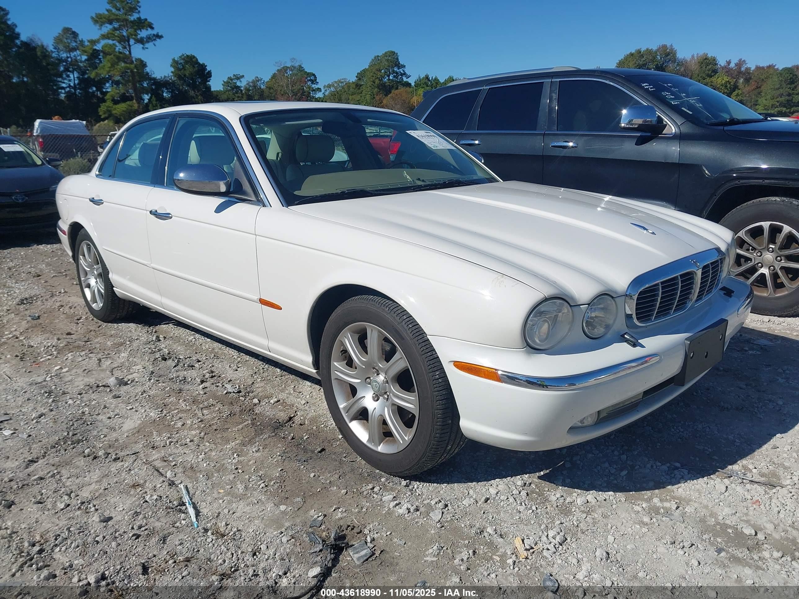 2004 Jaguar Xj Vanden Plas White vin: SAJWA74C14SG22609