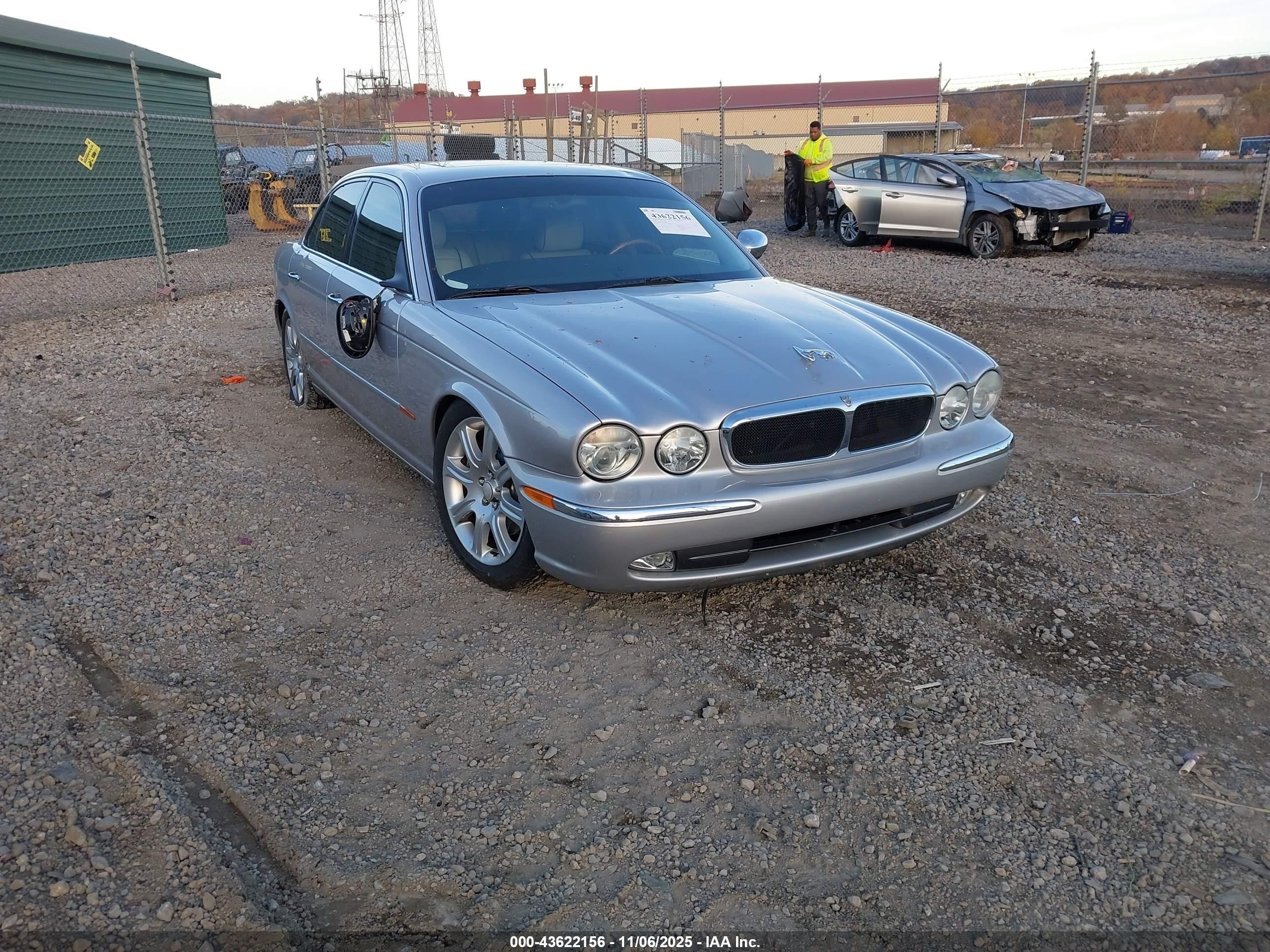 2004 Jaguar Xj Vanden Plas Silver vin: SAJWA74C34SG16018