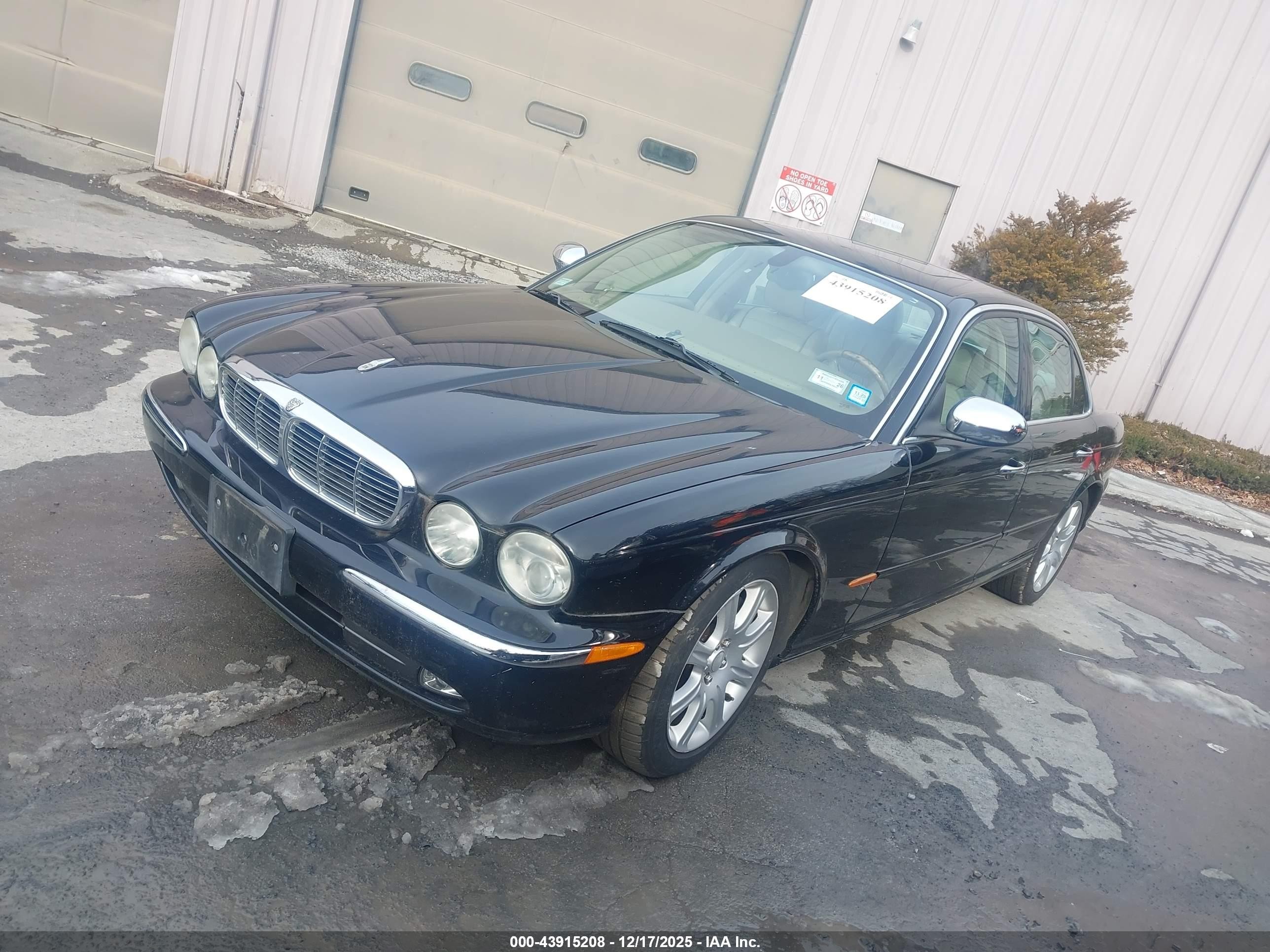 2004 Jaguar Xj Vanden Plas Black vin: SAJWA74C34SG27147