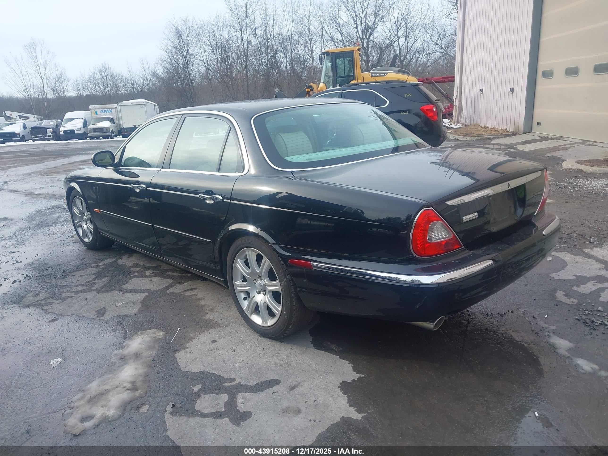 2004 Jaguar Xj Vanden Plas Black vin: SAJWA74C34SG27147
