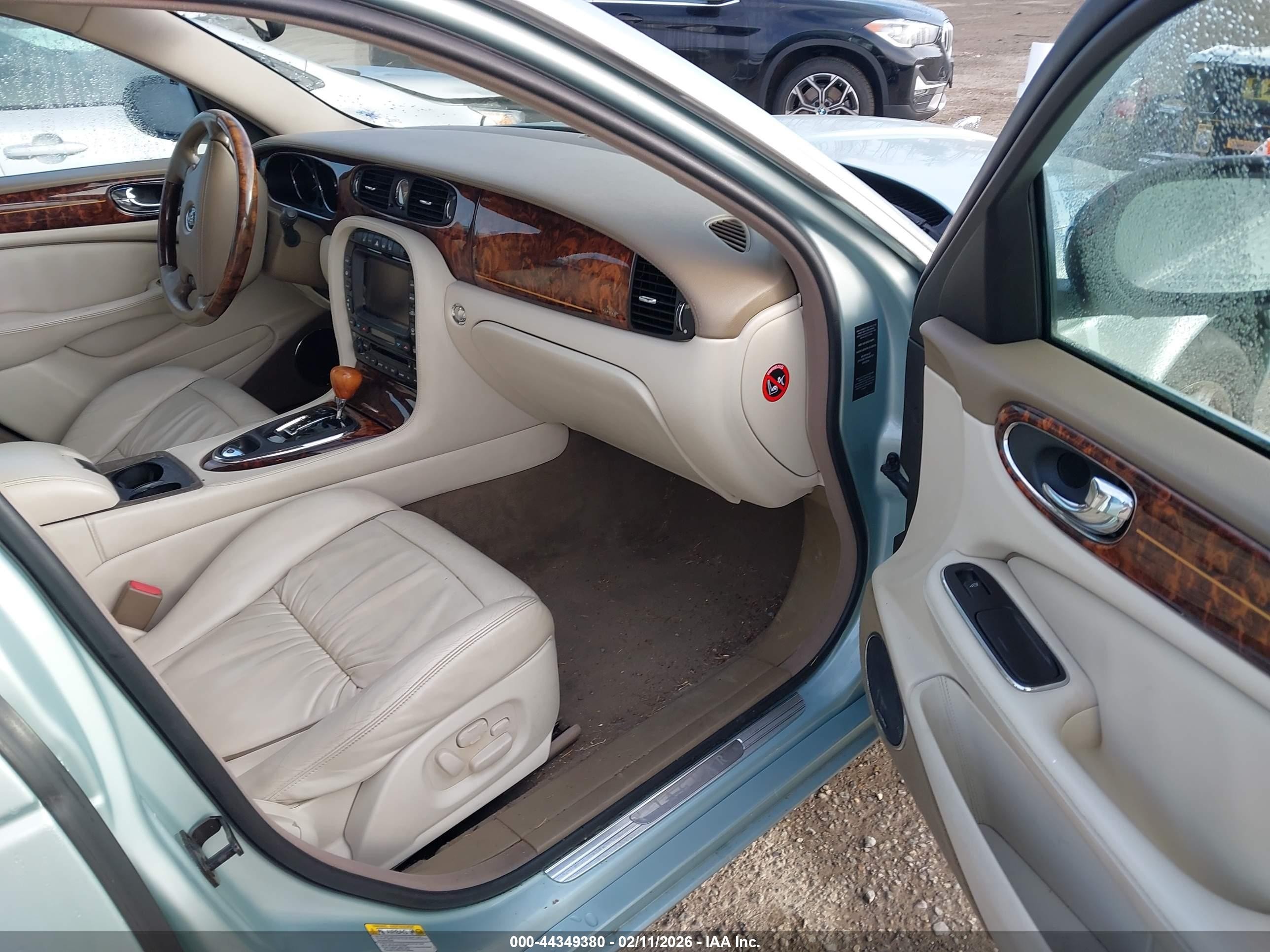 2004 Jaguar Xj Vanden Plas Silver vin: SAJWA74C54SG13895
