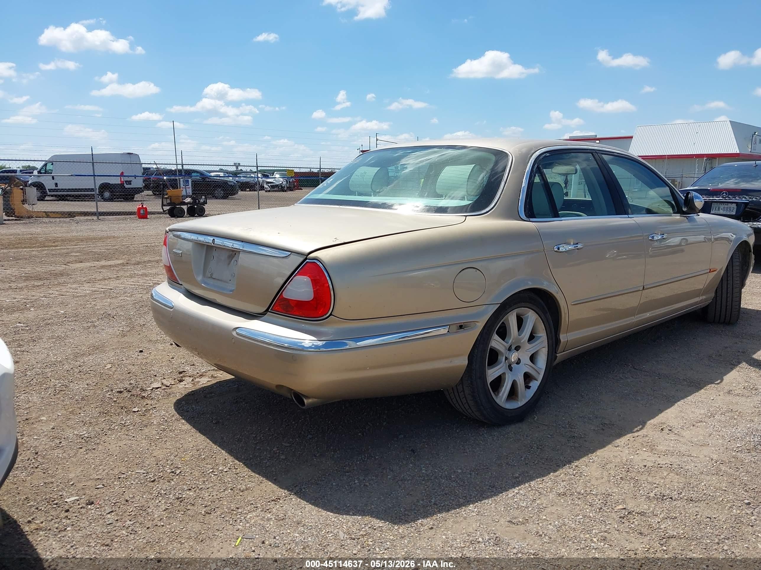 2004 Jaguar Xj Vanden Plas Gold vin: SAJWA74C64SG19947