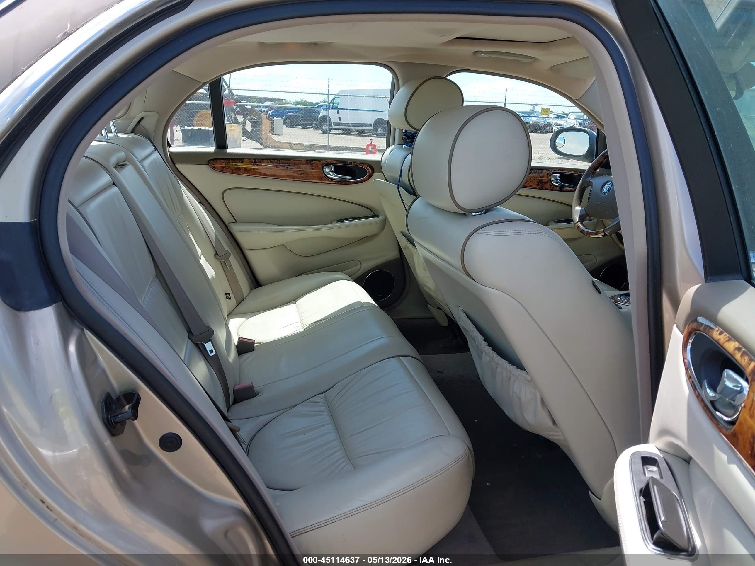 2004 Jaguar Xj Vanden Plas Gold vin: SAJWA74C64SG19947