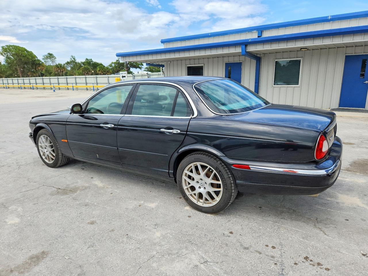 2004 Jaguar Vandenplas Black vin: SAJWA74CX4SG15058