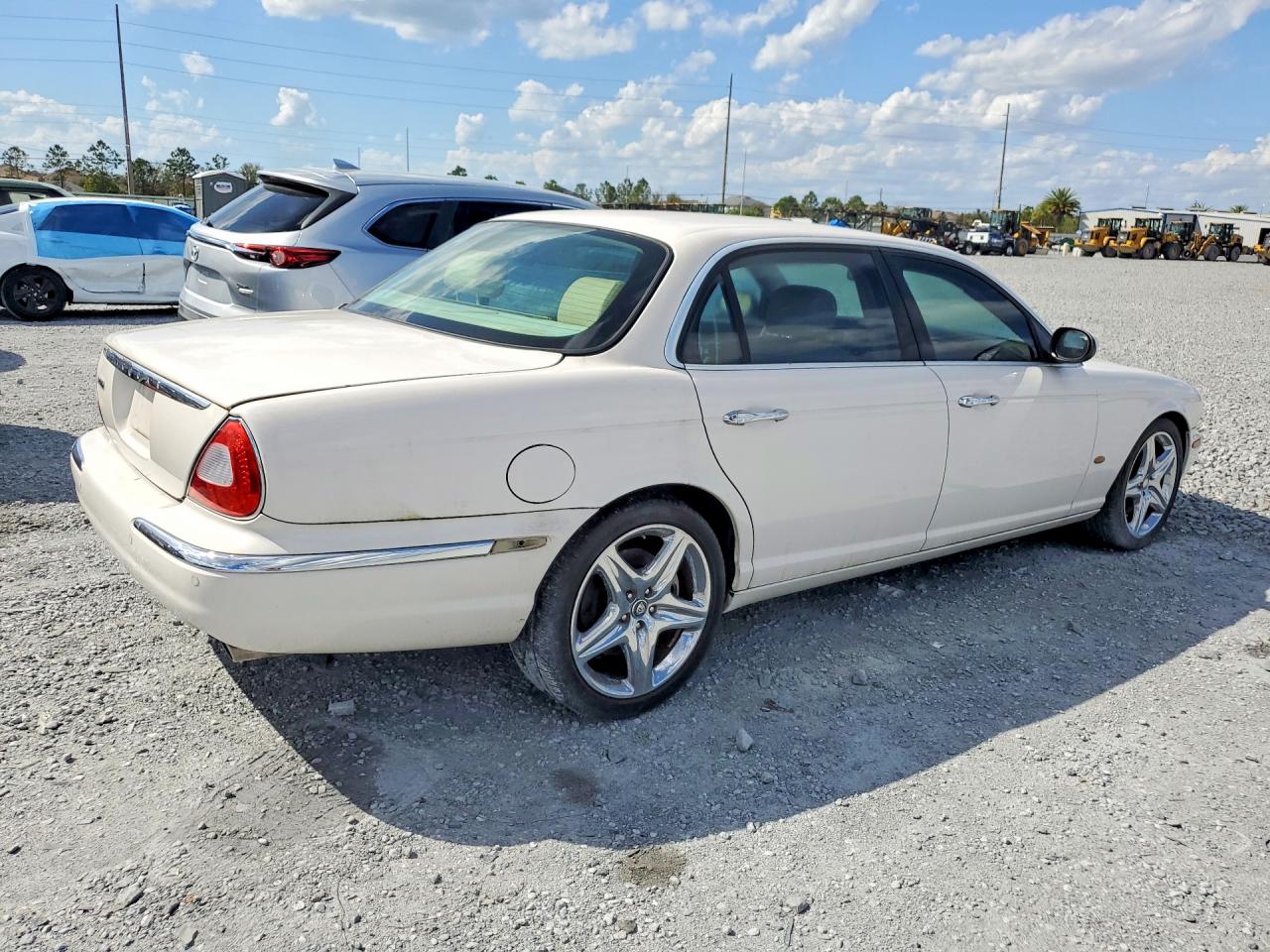 2006 Jaguar Xj8 L Белый vin: SAJWA79B16SH06898