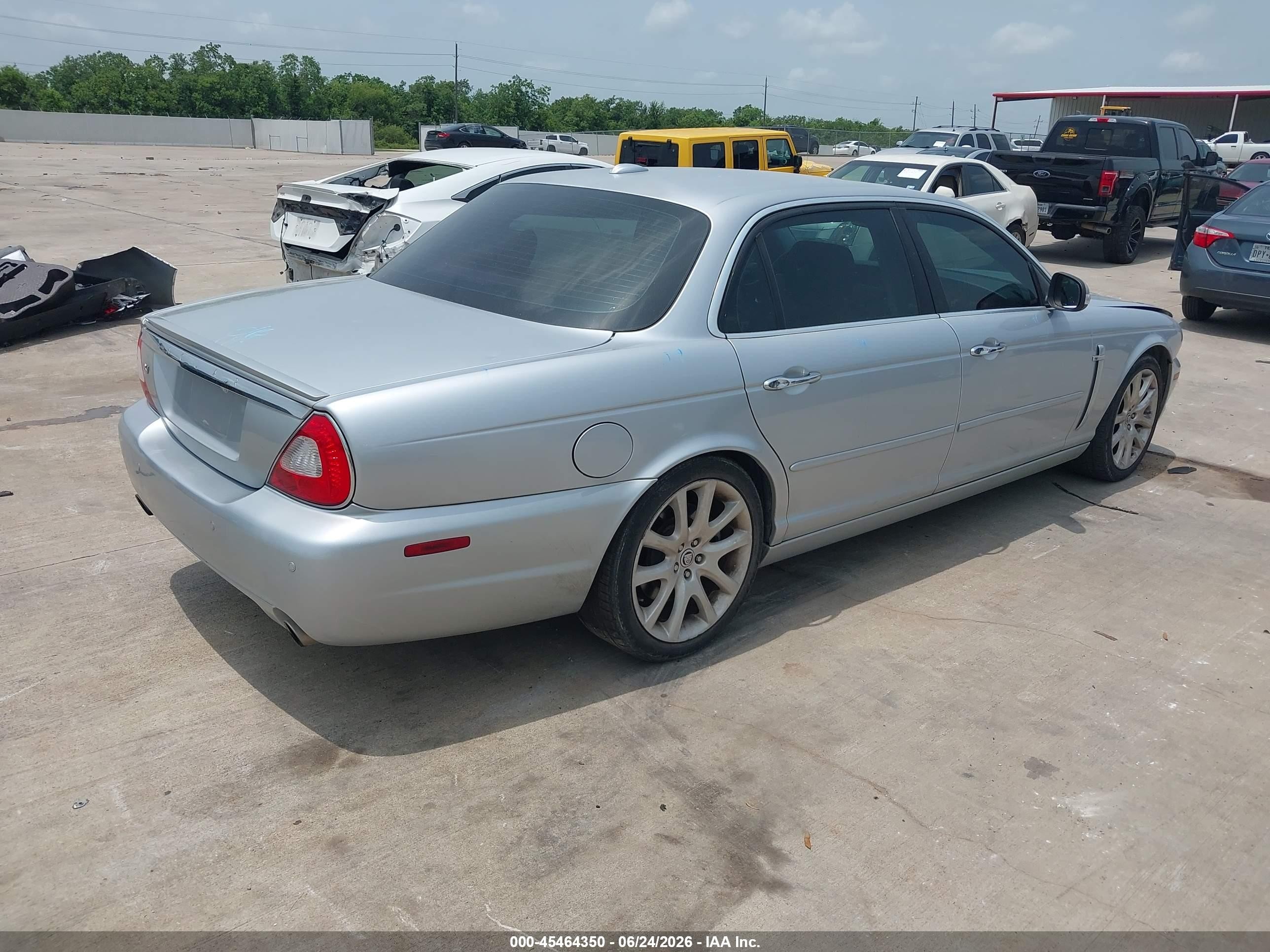 2008 Jaguar Xj Xj8 L Серебряный vin: SAJWA79B18SH26961