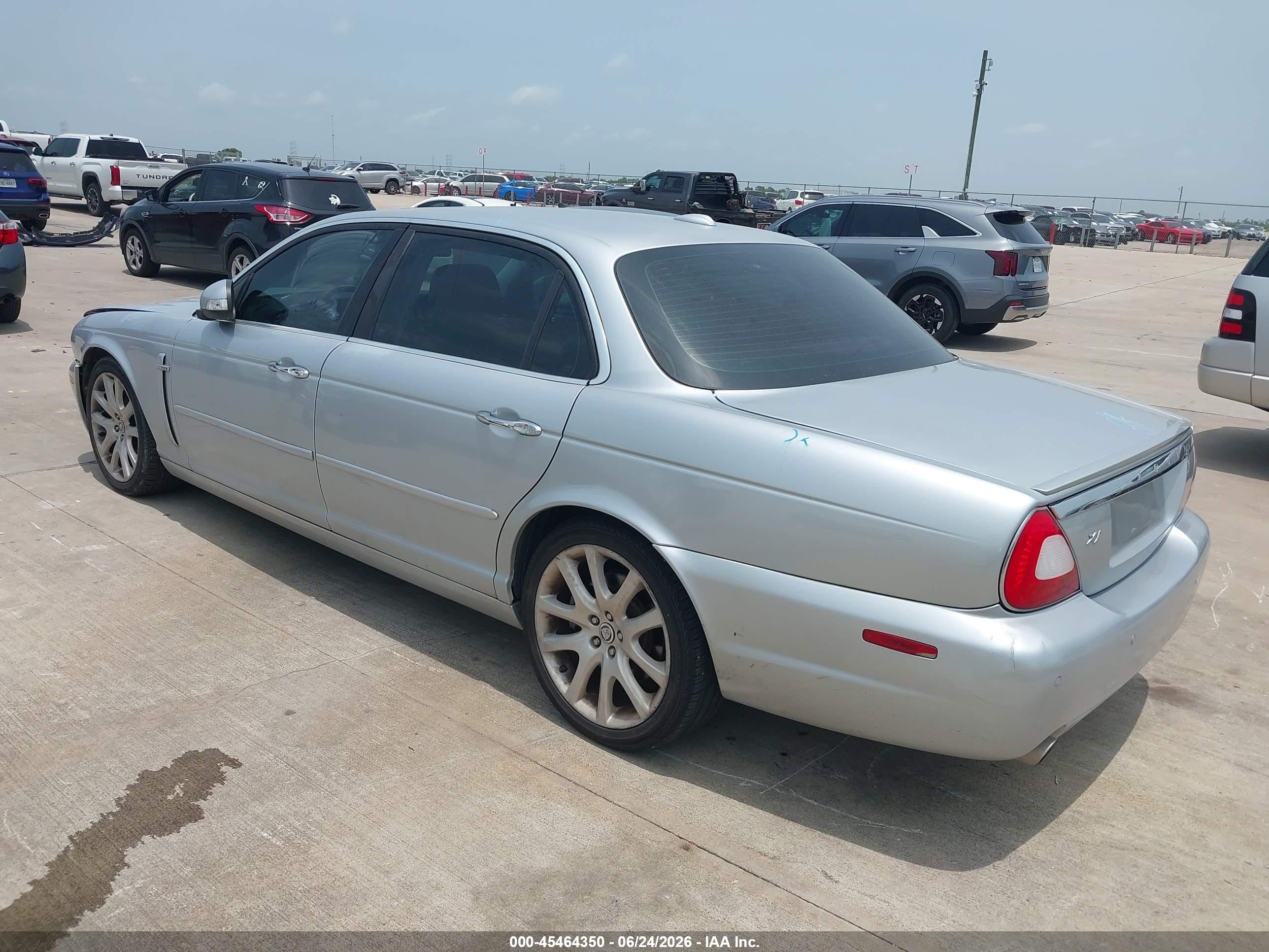 2008 Jaguar Xj Xj8 L Серебряный vin: SAJWA79B18SH26961