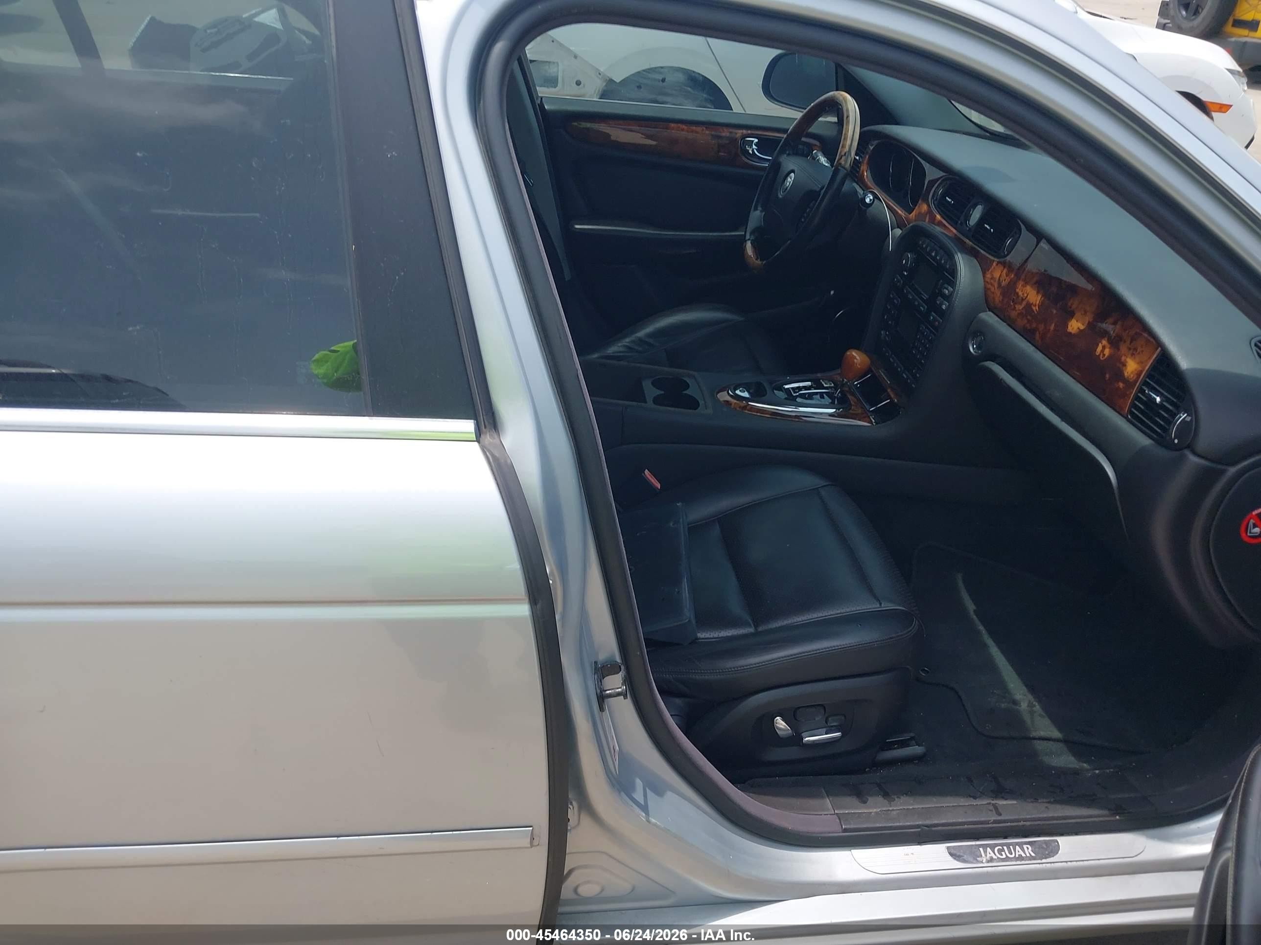 2008 Jaguar Xj Xj8 L Серебряный vin: SAJWA79B18SH26961