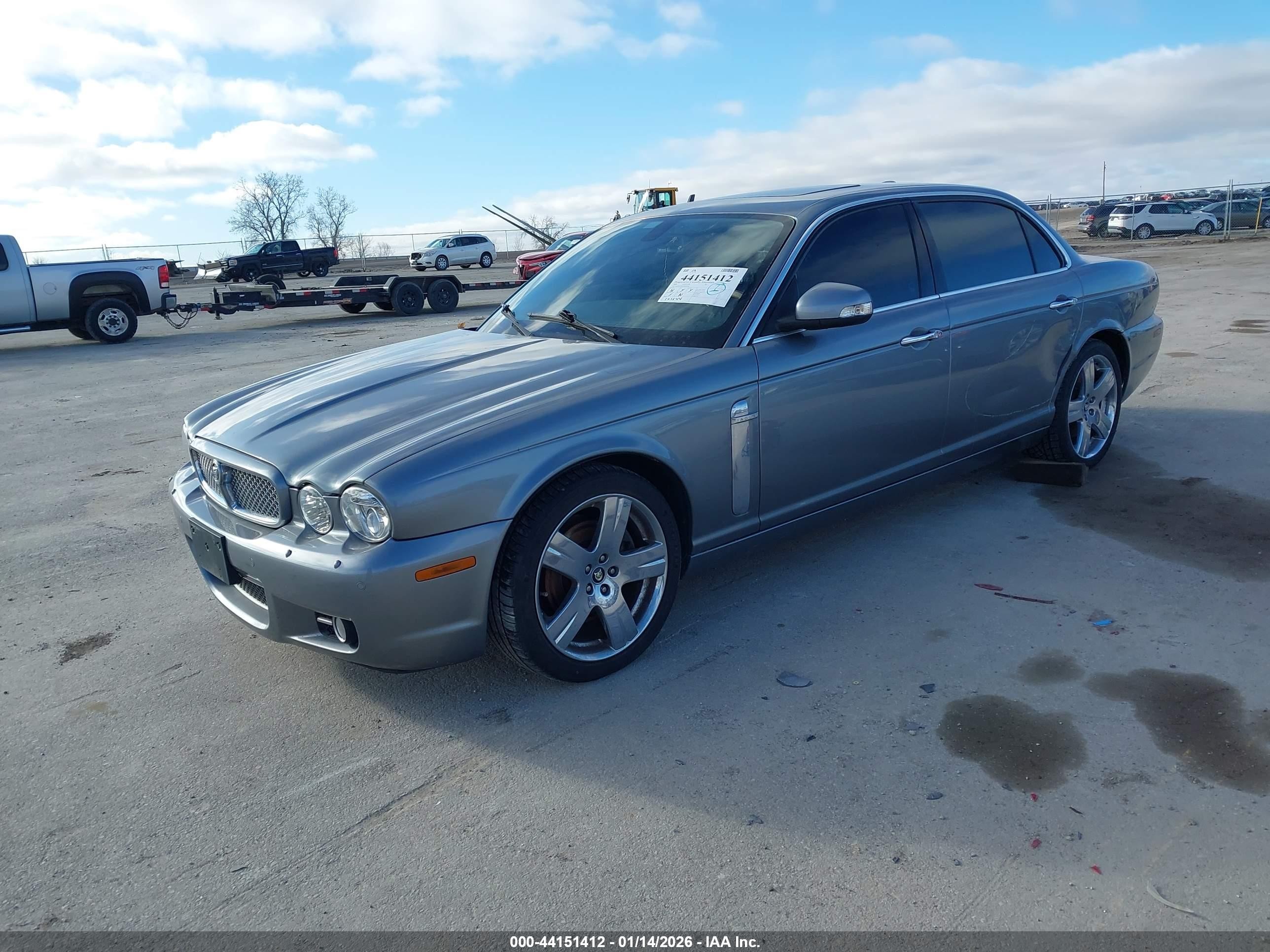 2009 Jaguar Xj Xj8 L Серый vin: SAJWA79B19SH30526