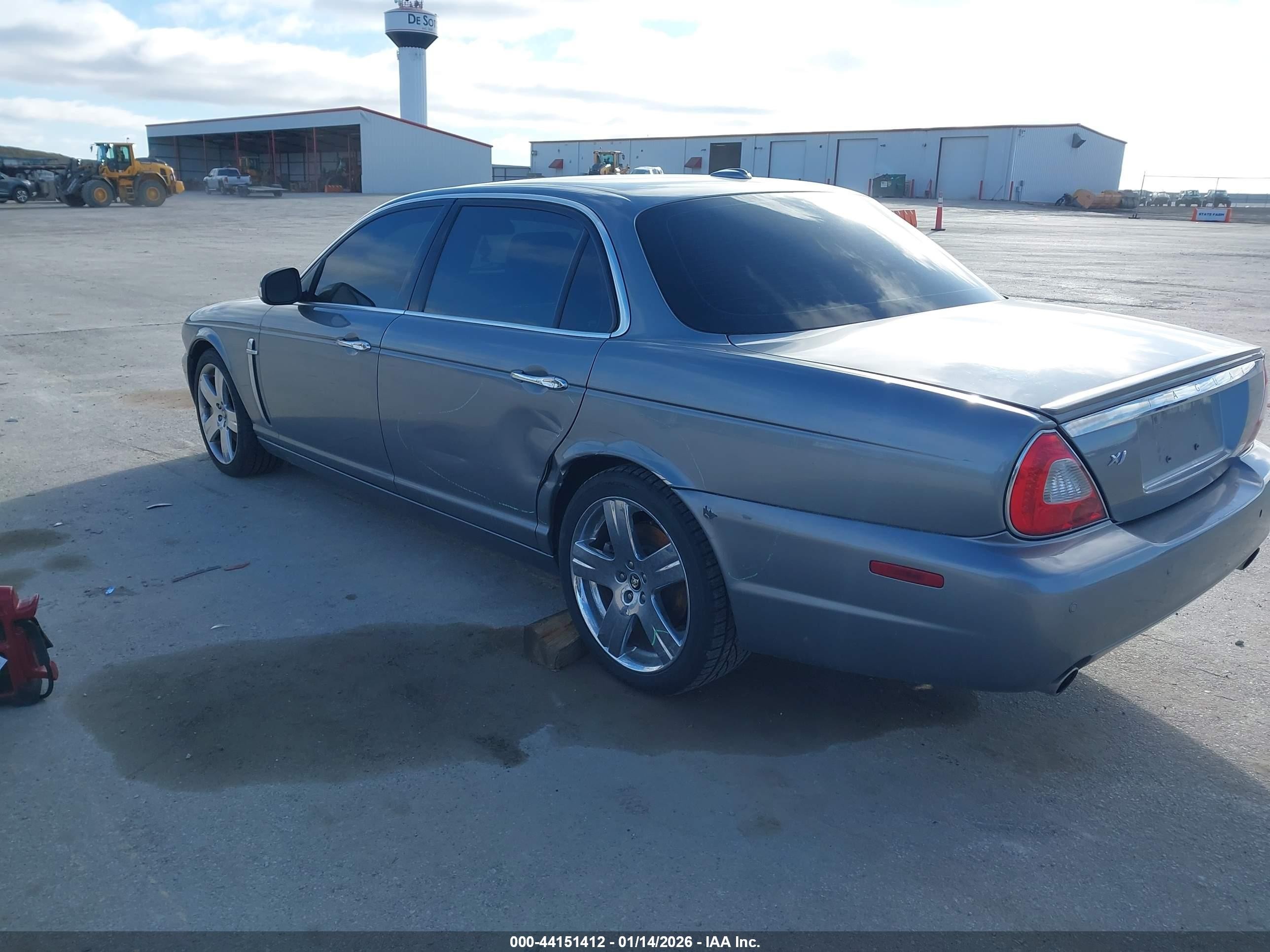 2009 Jaguar Xj Xj8 L Серый vin: SAJWA79B19SH30526