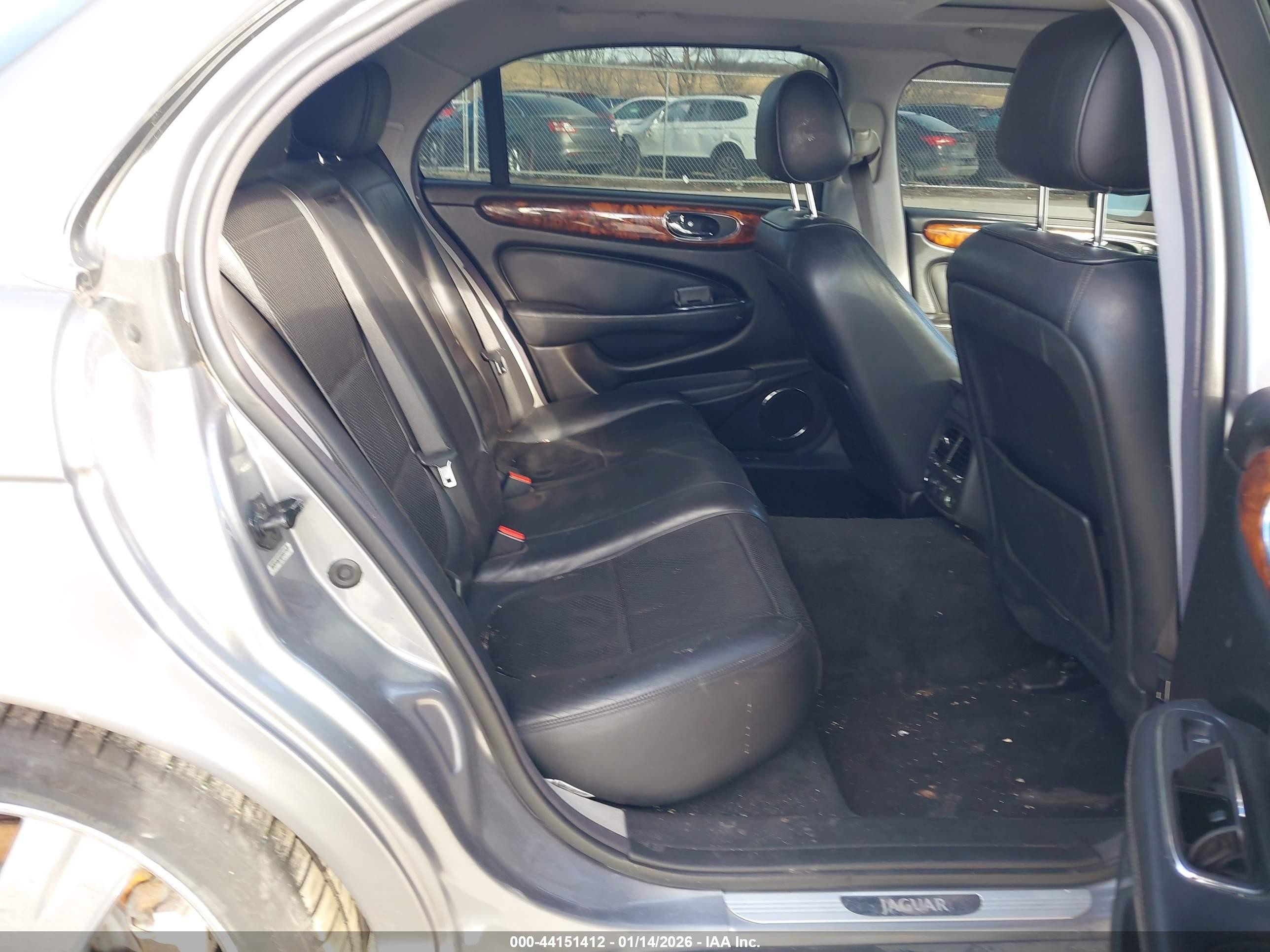 2009 Jaguar Xj Xj8 L Серый vin: SAJWA79B19SH30526