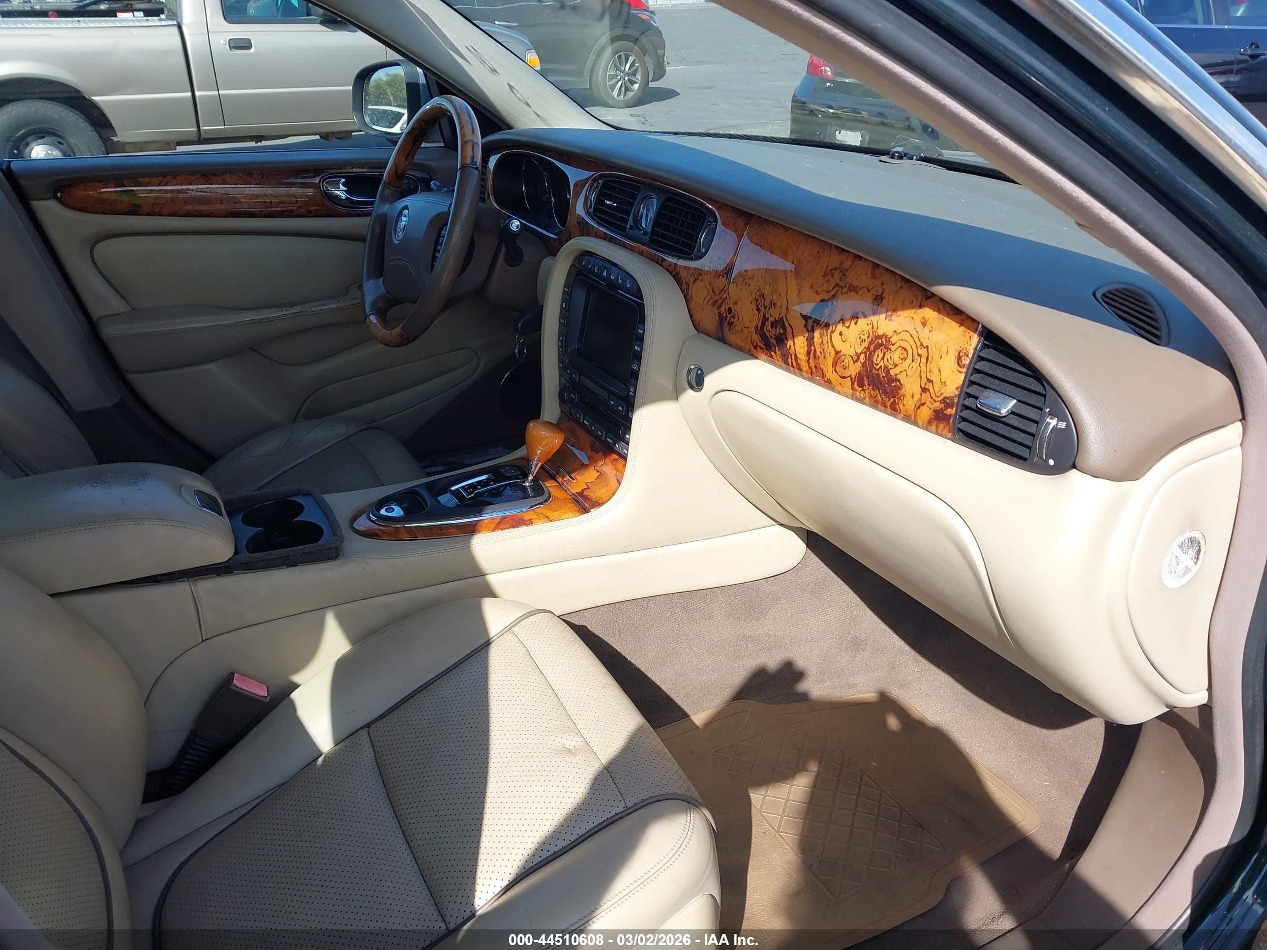 2008 Jaguar Xj Xj8 L Black vin: SAJWA79B28SH21140