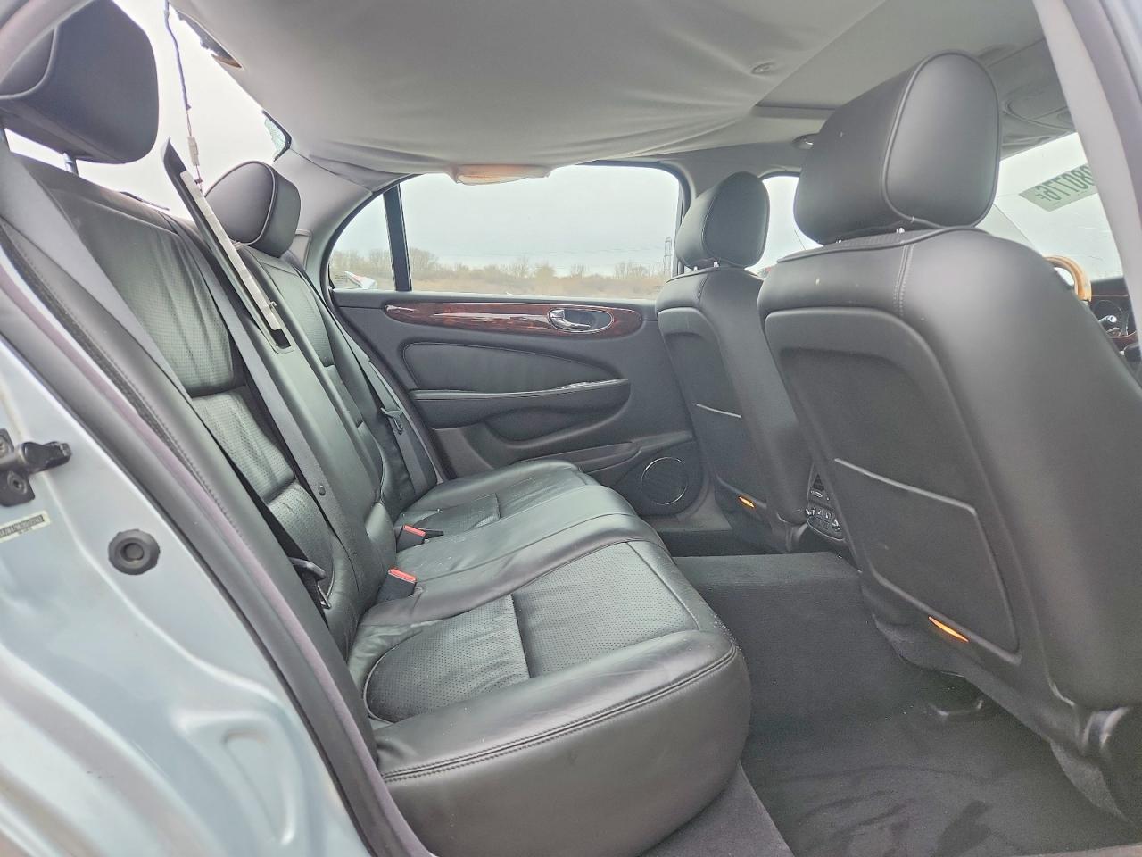 2008 Jaguar Xj8 L Silver vin: SAJWA79B28SH23163