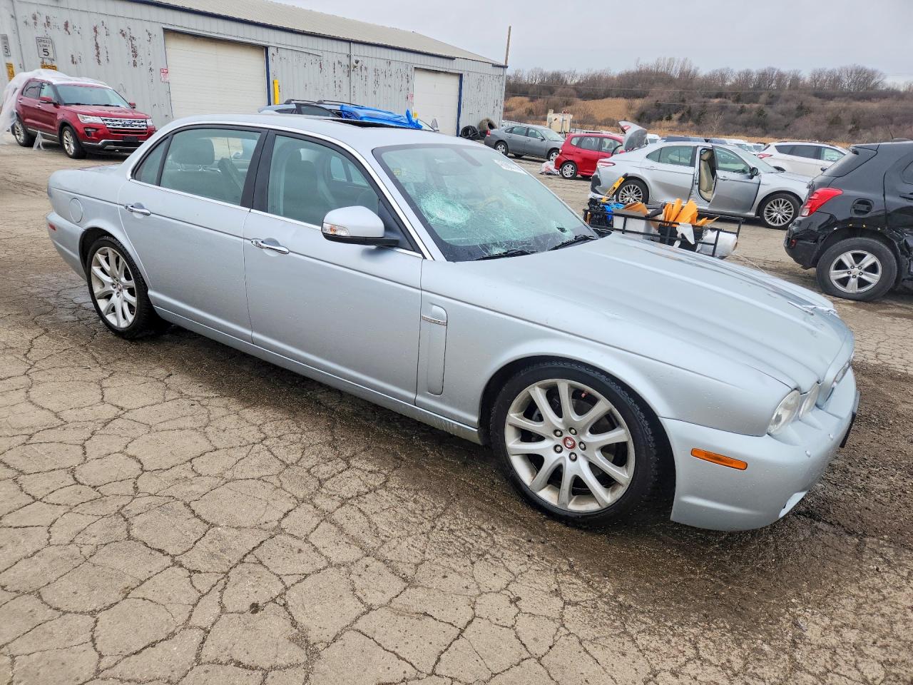 2008 Jaguar Xj8 L Silver vin: SAJWA79B28SH23163