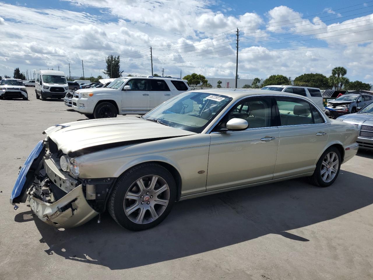 2006 Jaguar Xj8 L Золотой vin: SAJWA79B46SG50116