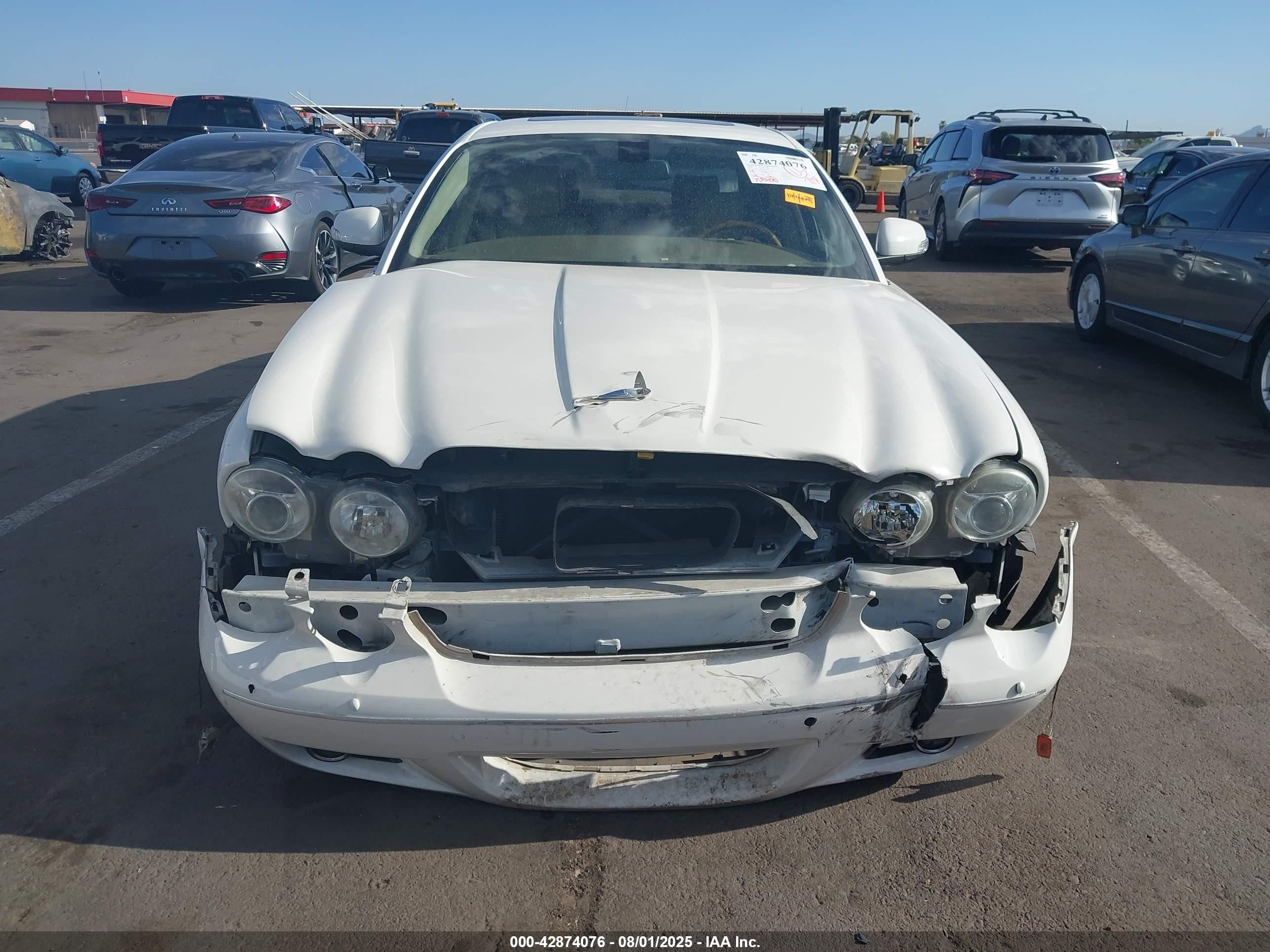 2008 Jaguar Xj Xj8 L White vin: SAJWA79B48SH20684