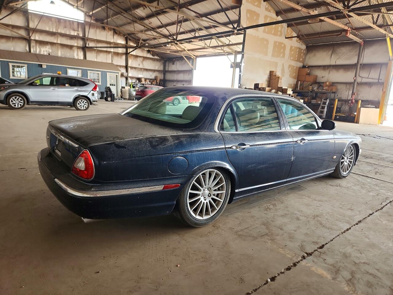 2006 Jaguar Xj8 L Blue vin: SAJWA79B66SH07514