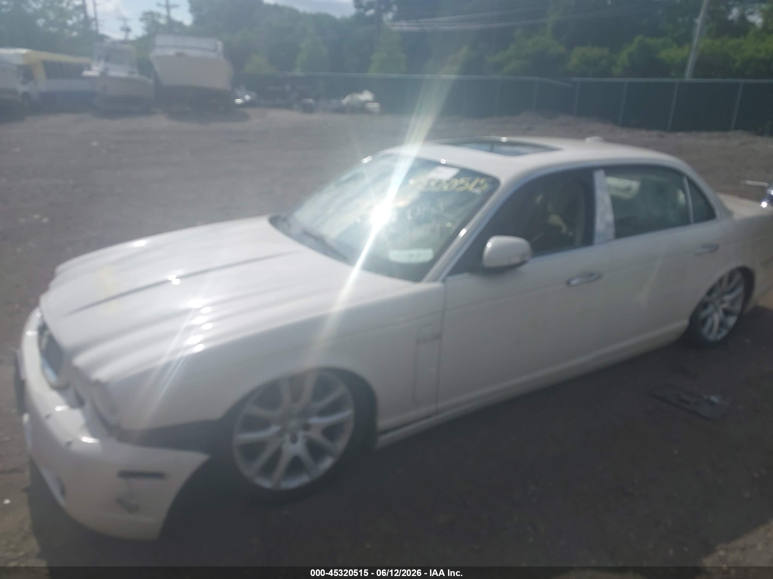 2008 Jaguar Xj Xj8 L White vin: SAJWA79B68SH23716