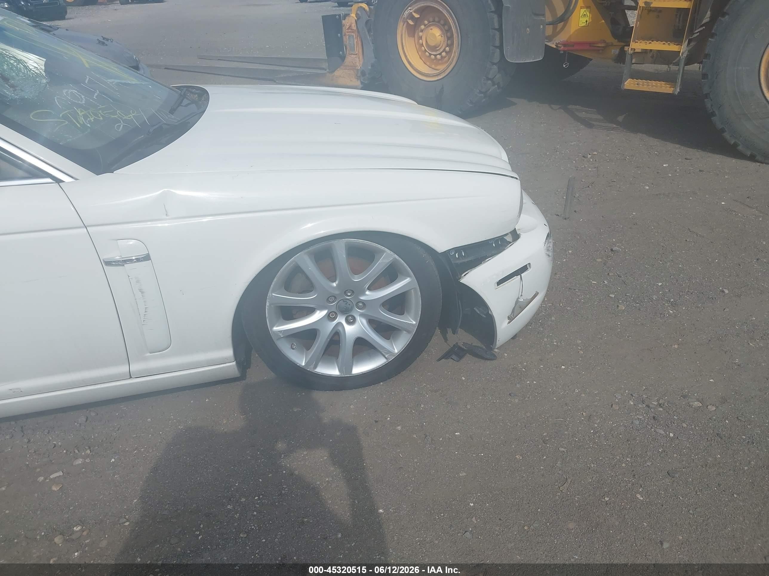 2008 Jaguar Xj Xj8 L White vin: SAJWA79B68SH23716